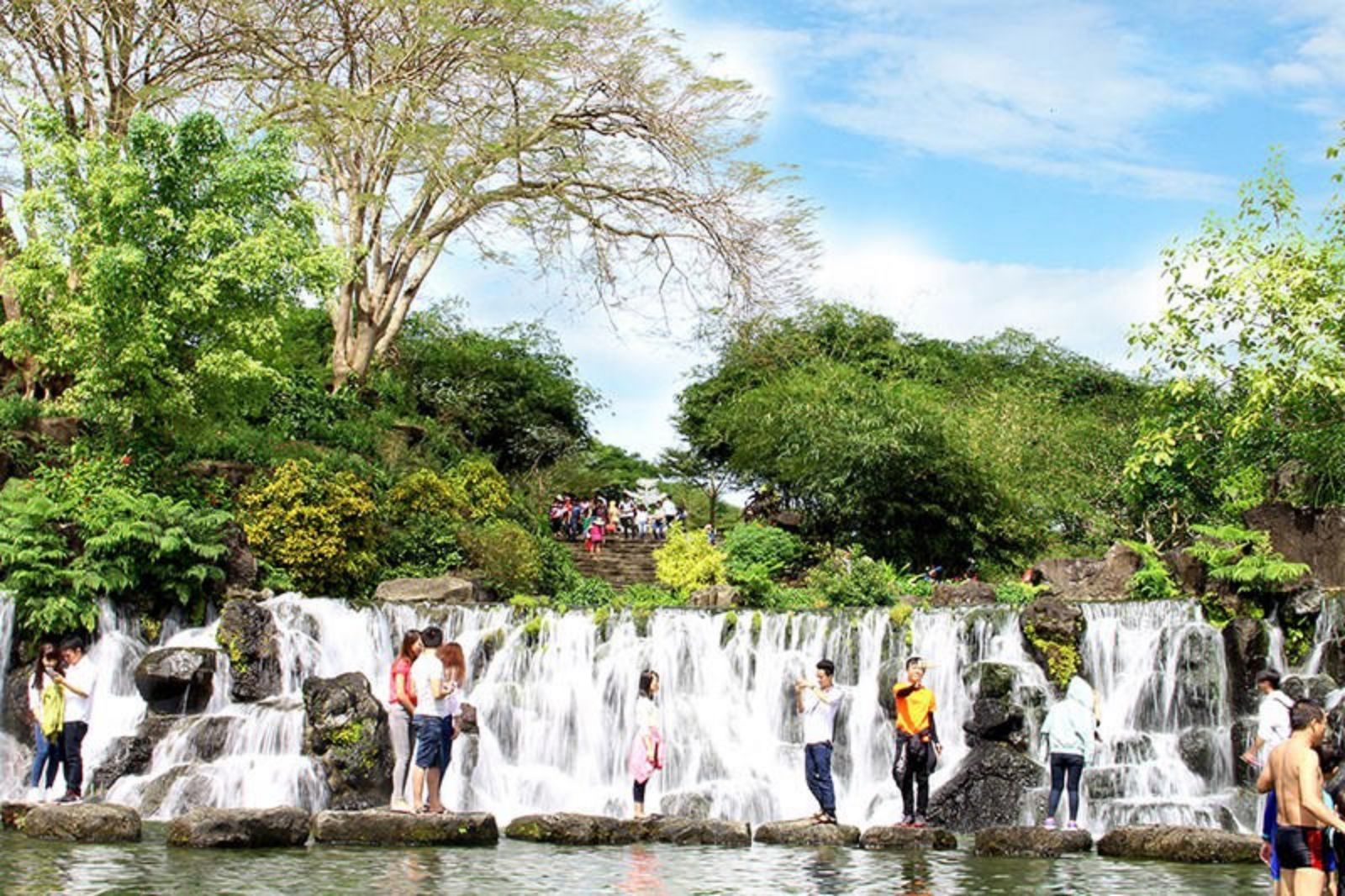 Suối Mơ còn có rất nhiều trò chơi thú vị