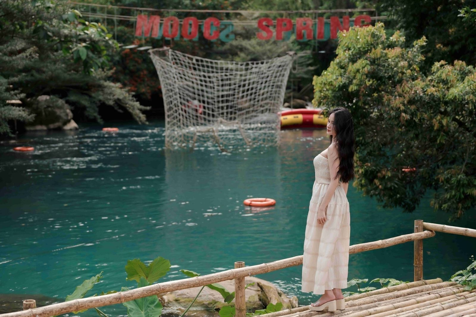 Suối nước Mọoc