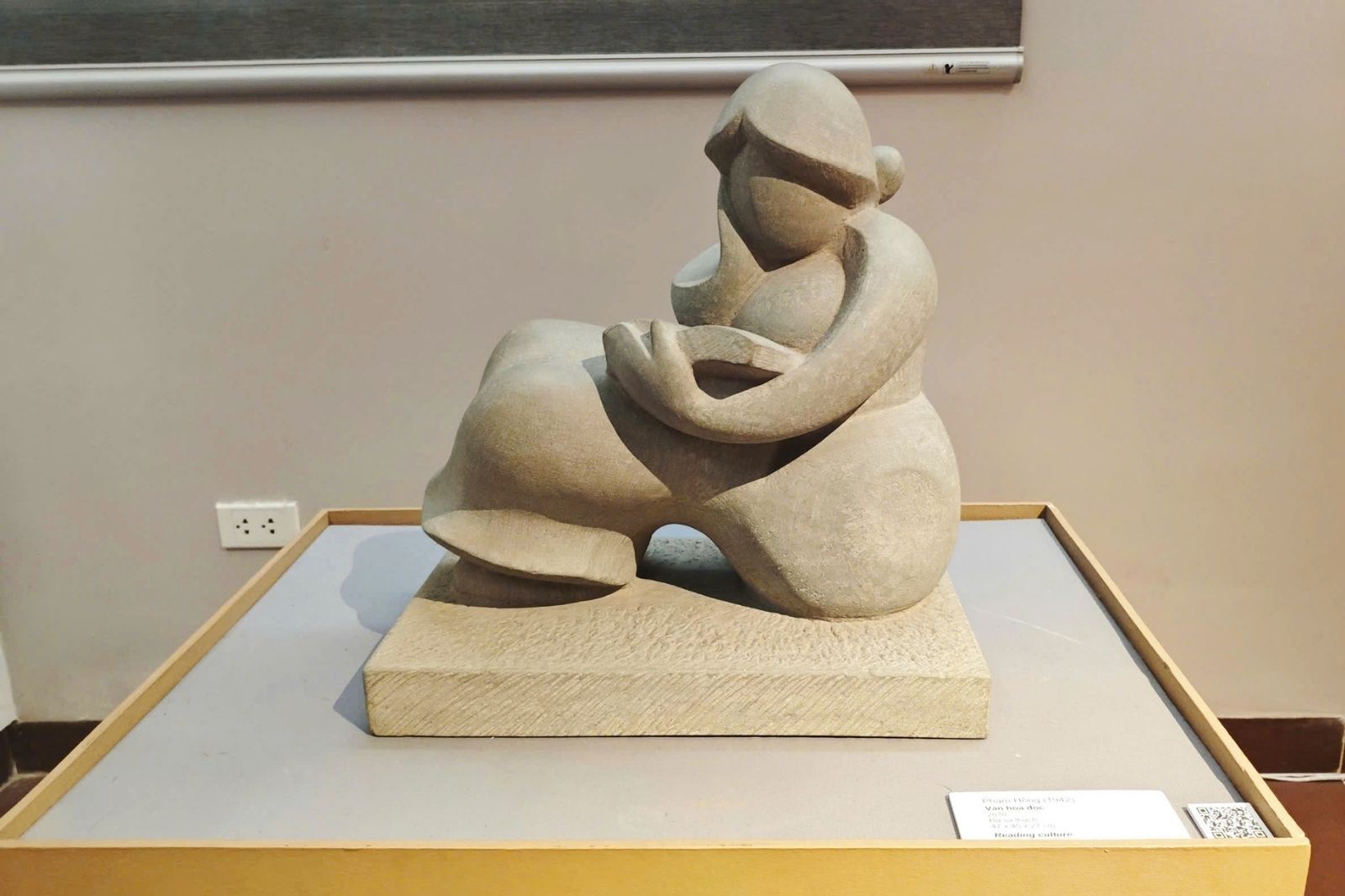 Tác phẩm điêu khắc được làm từ đá sa thạch 