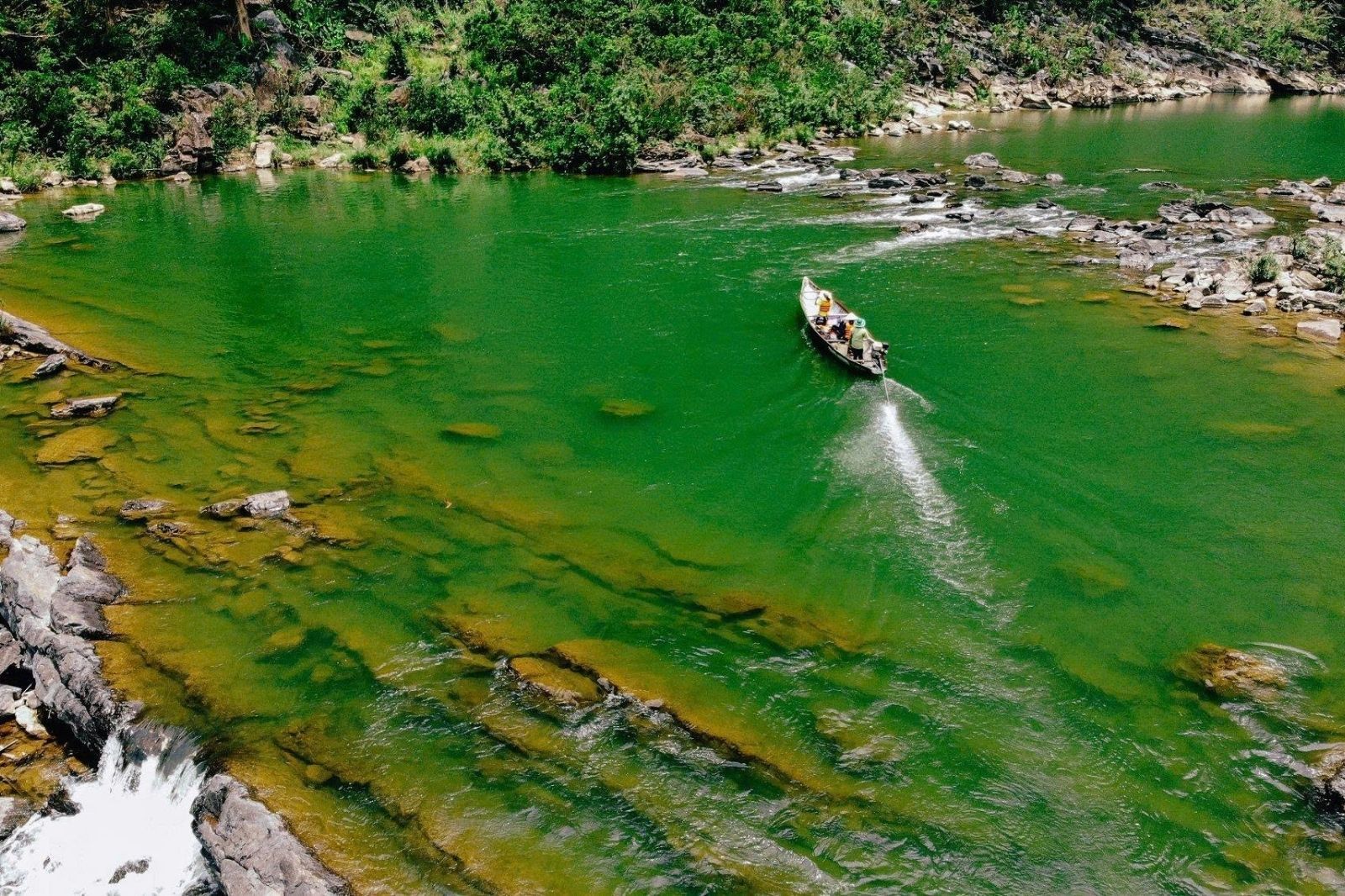 Thác Tam Lu là một trong những thác nước đẹp nhất trên sông Long Đại 