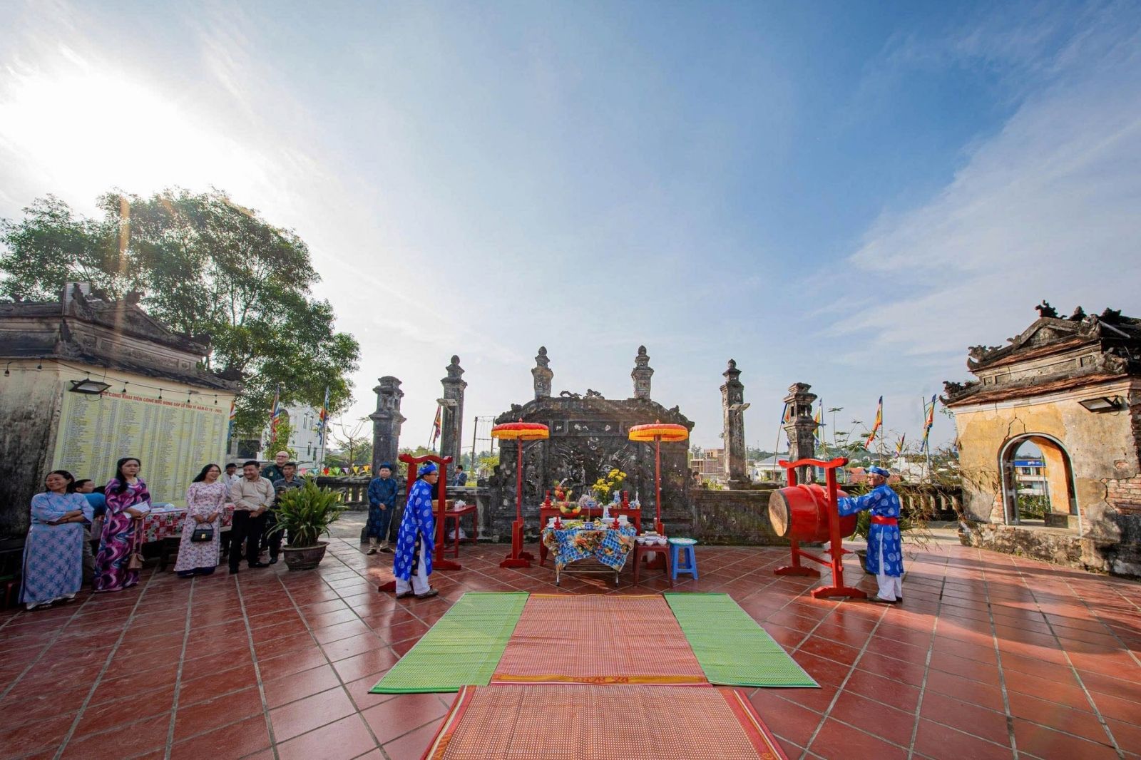 Du khách có thể tham gia xem lễ Thượng Tiêu ở Đình Đệ Cửu 