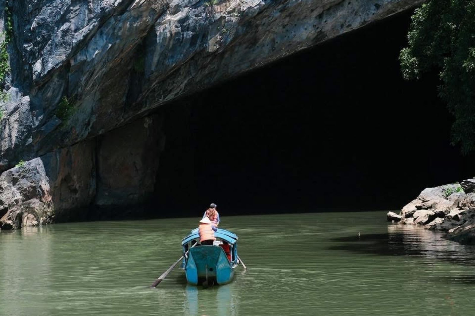 Tham quan Động Phong Nha