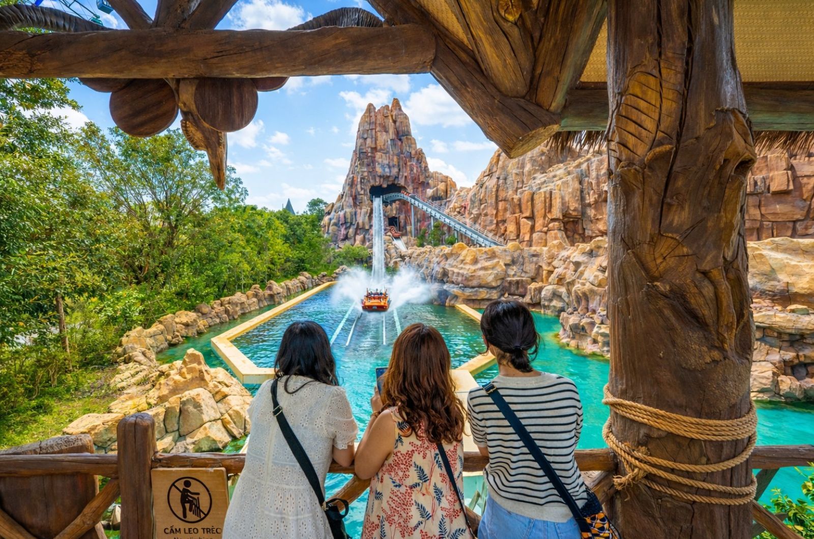 Thế giới lốc xoáy với những trò chơi dưới nước  