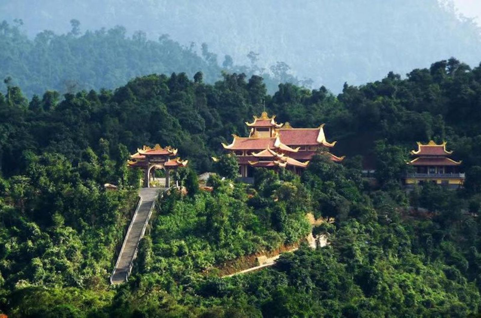 Il Monastero Zen Truc Lam a Da Lat è una delle principali mete spirituali