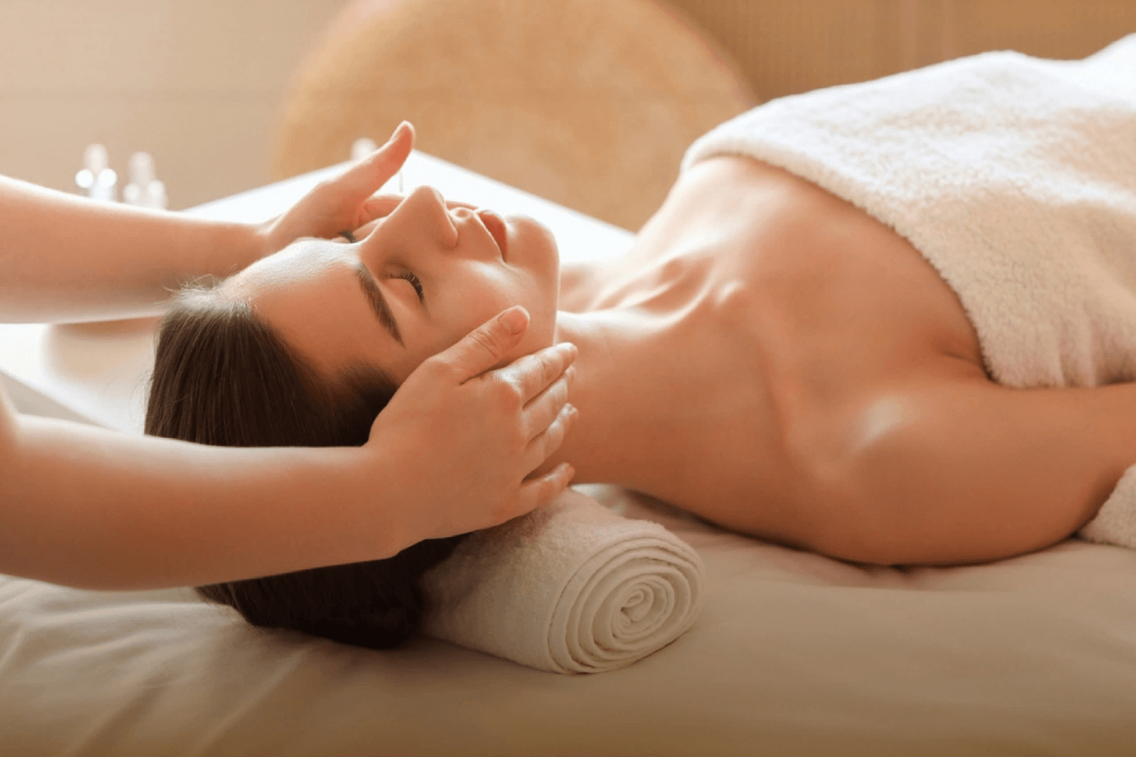 Thư giãn với các liệu trình massage tại spa trong khách sạn