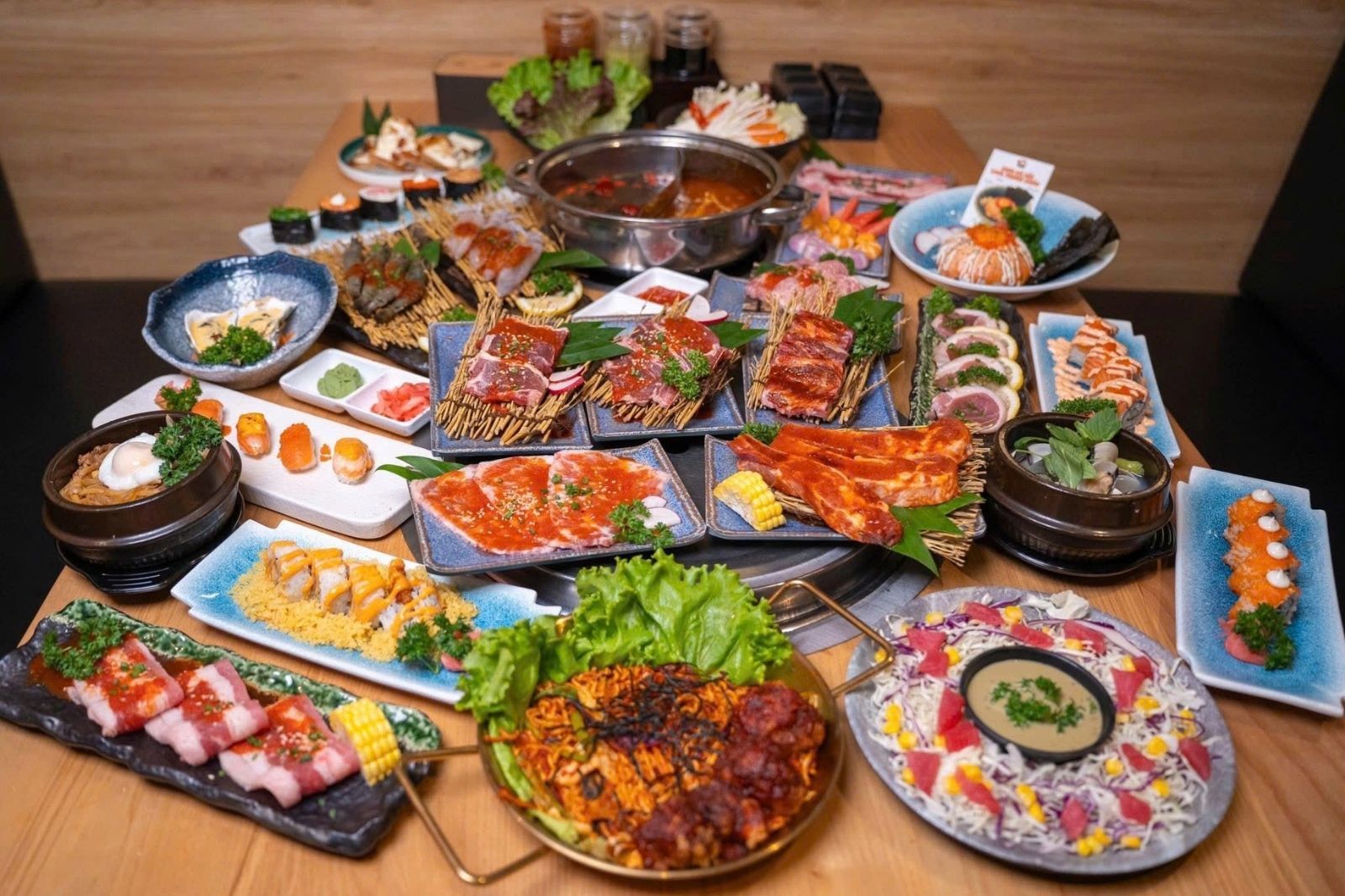 Thực đơn đa dạng với nhiều món tươi ngon