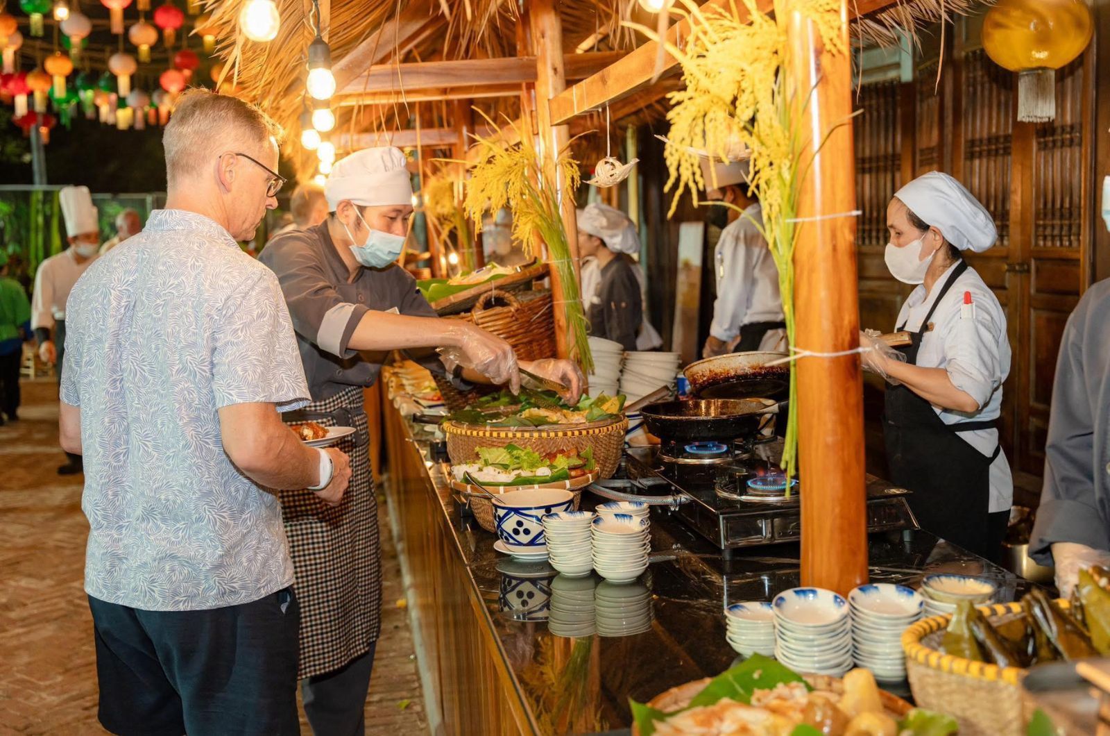 Thưởng thức ẩm thực ở các khu chợ đêm  
