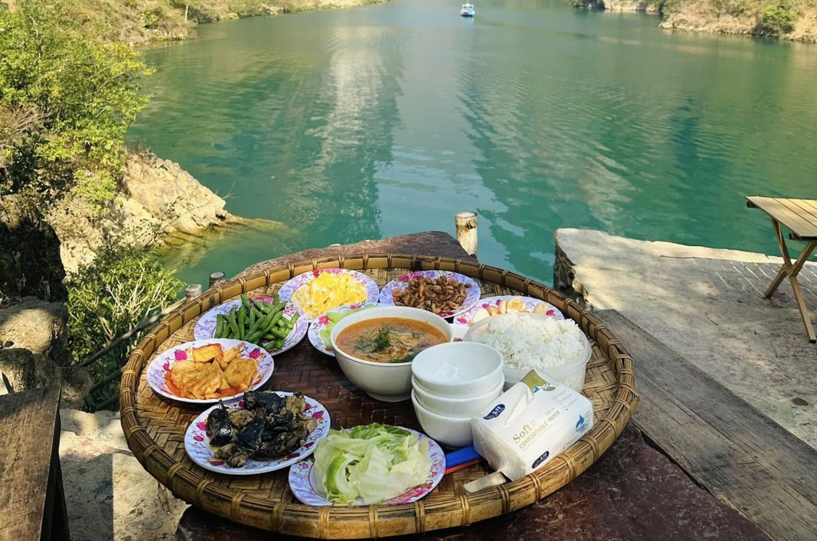 Thưởng thức ẩm thực vùng cao