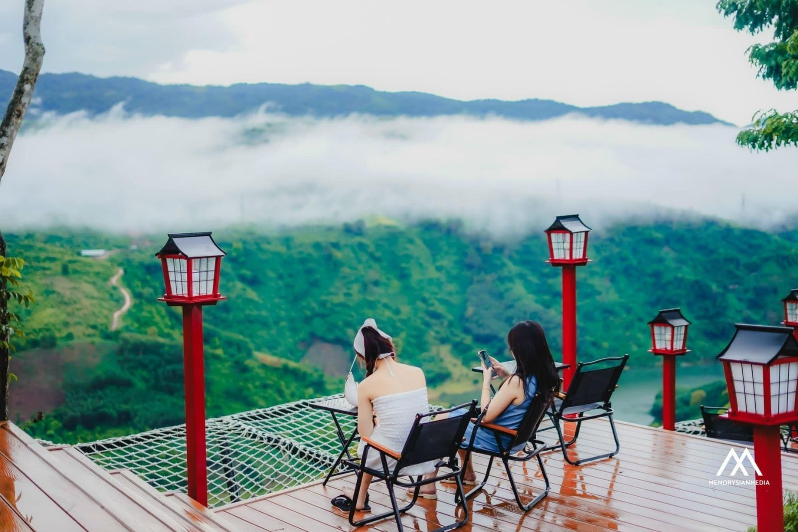 Thưởng thức cà phê ngắm đồi núi Khe Sanh 