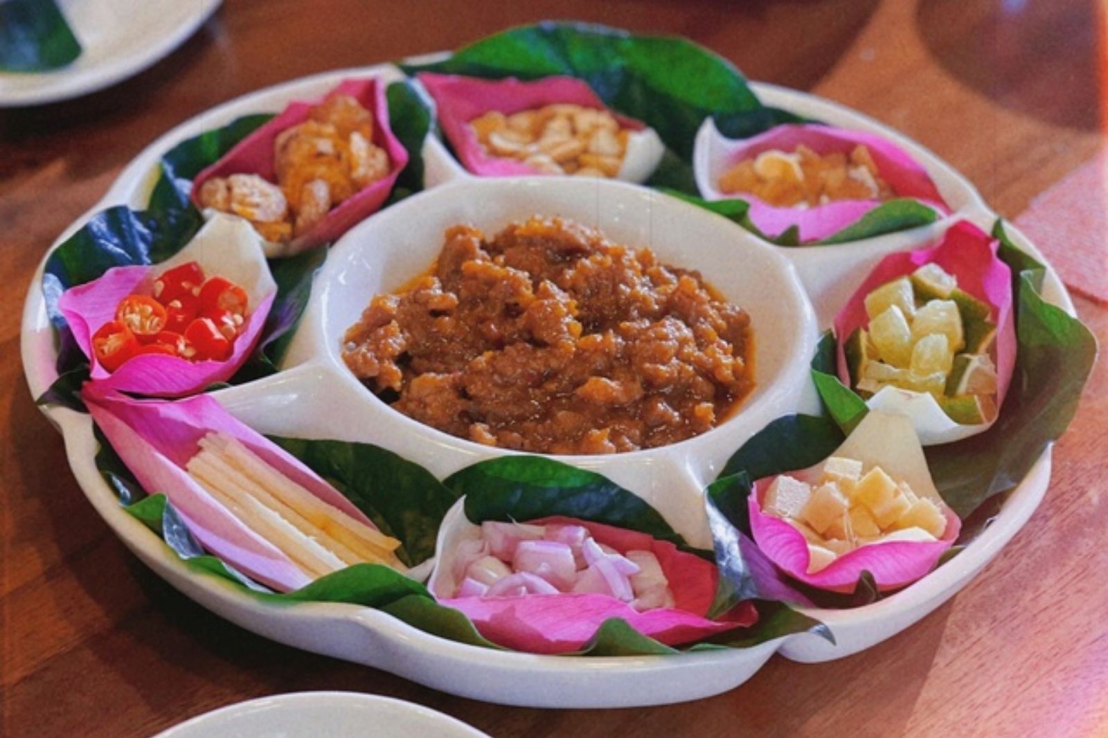 Thưởng thức các món ngon từ sen ở các nhà hàng  