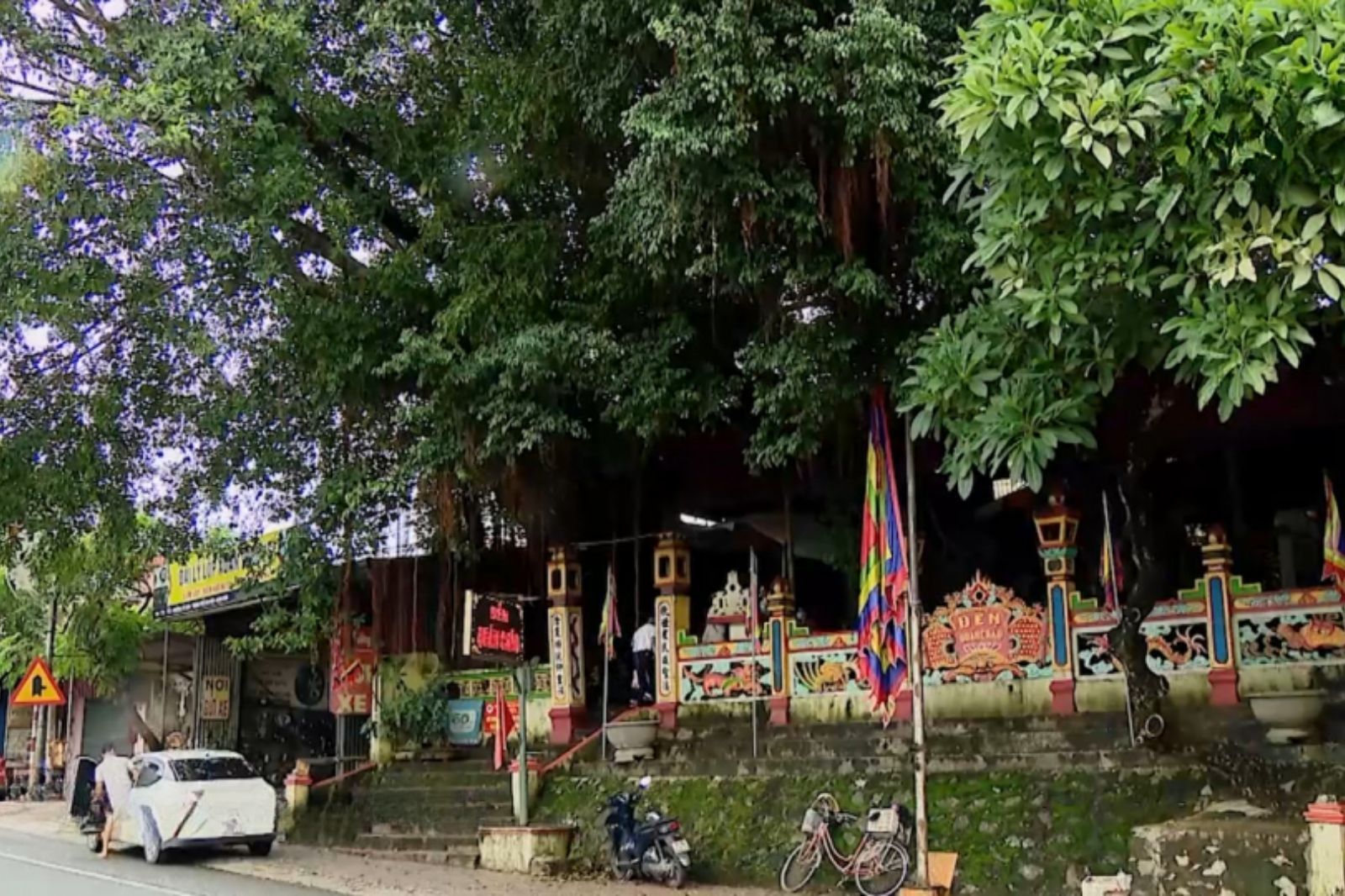 Tích chuyện xưa cũ về Đền Quán Cháo