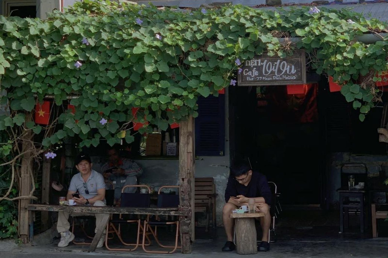 Tiệm cà phê ViVu