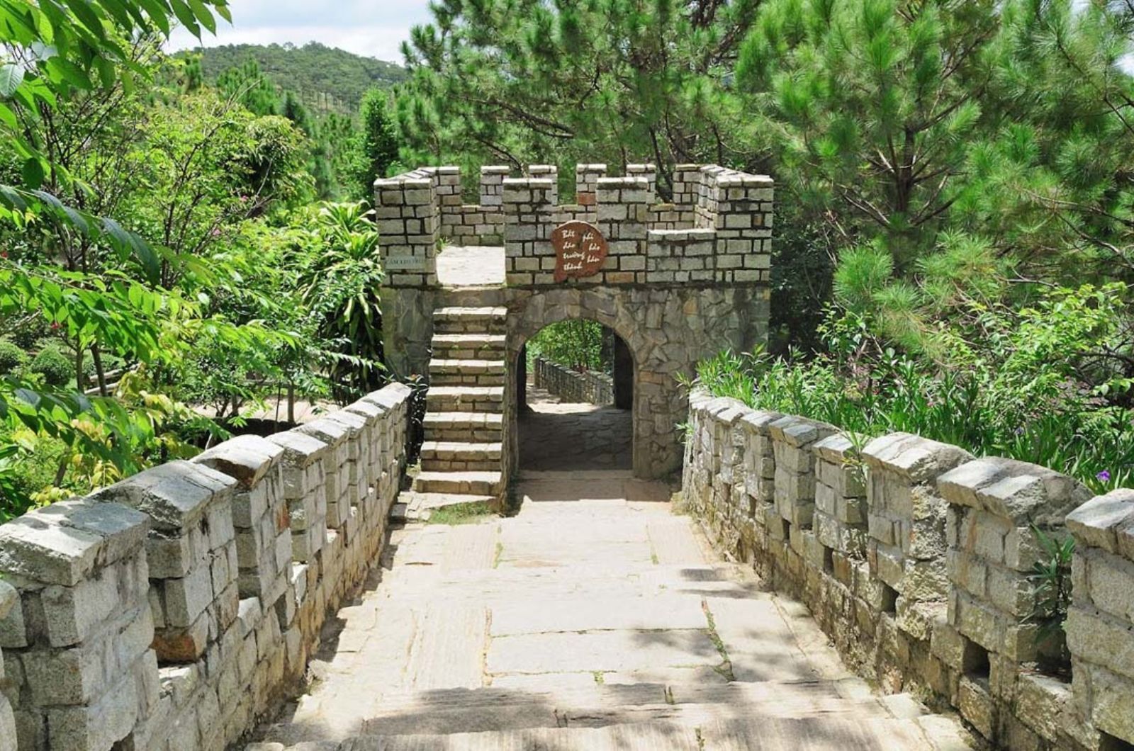 Miniatur-Chinesische-Mauer in Doi Mong Mo