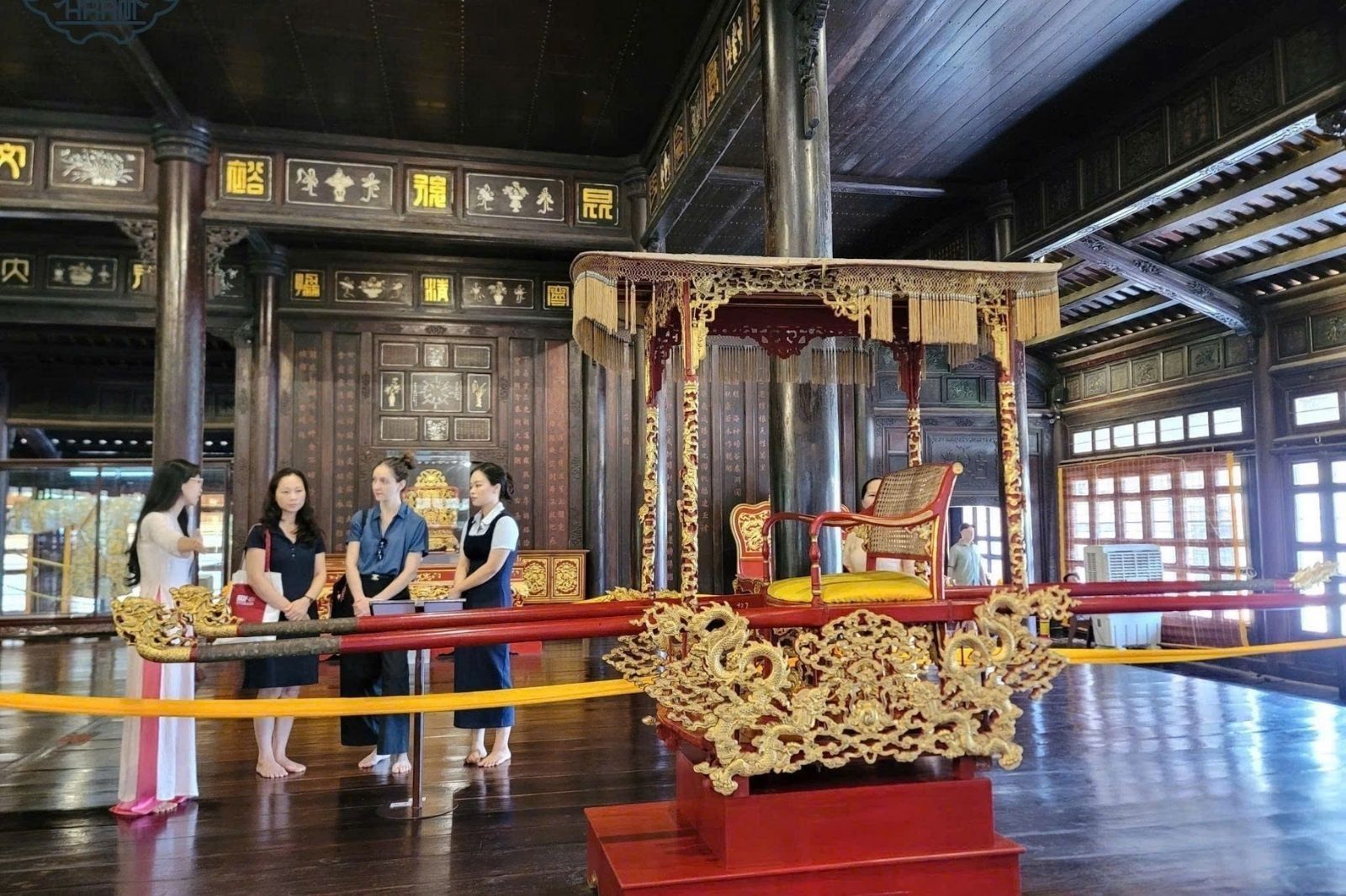 Tìm hiểu về kiến trúc Điện Long An 