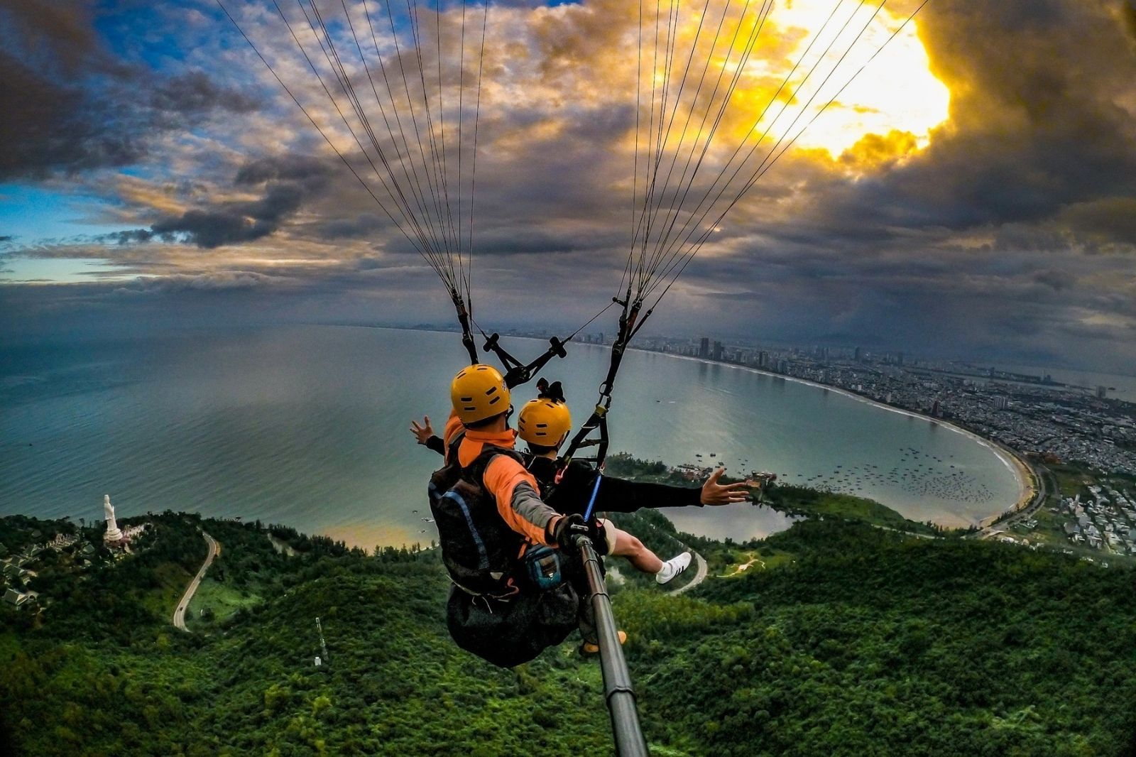 Ngắm toàn cảnh thành phố Đà Nẵng từ trên cao