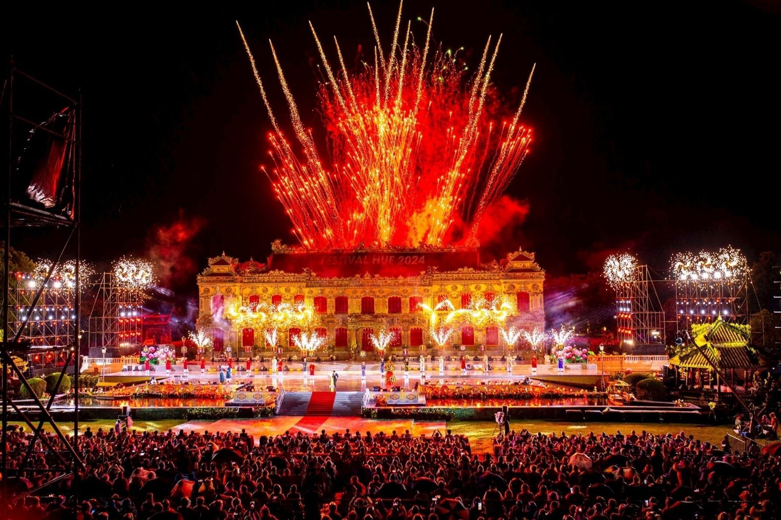 Festival Huế nhằm tôn vinh quảng bá văn hóa dân gian và cung Đình
