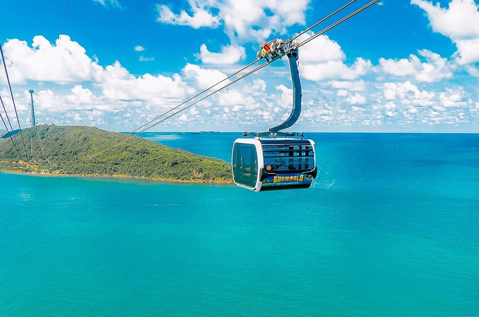 Tour cáp treo Hòn Thơm