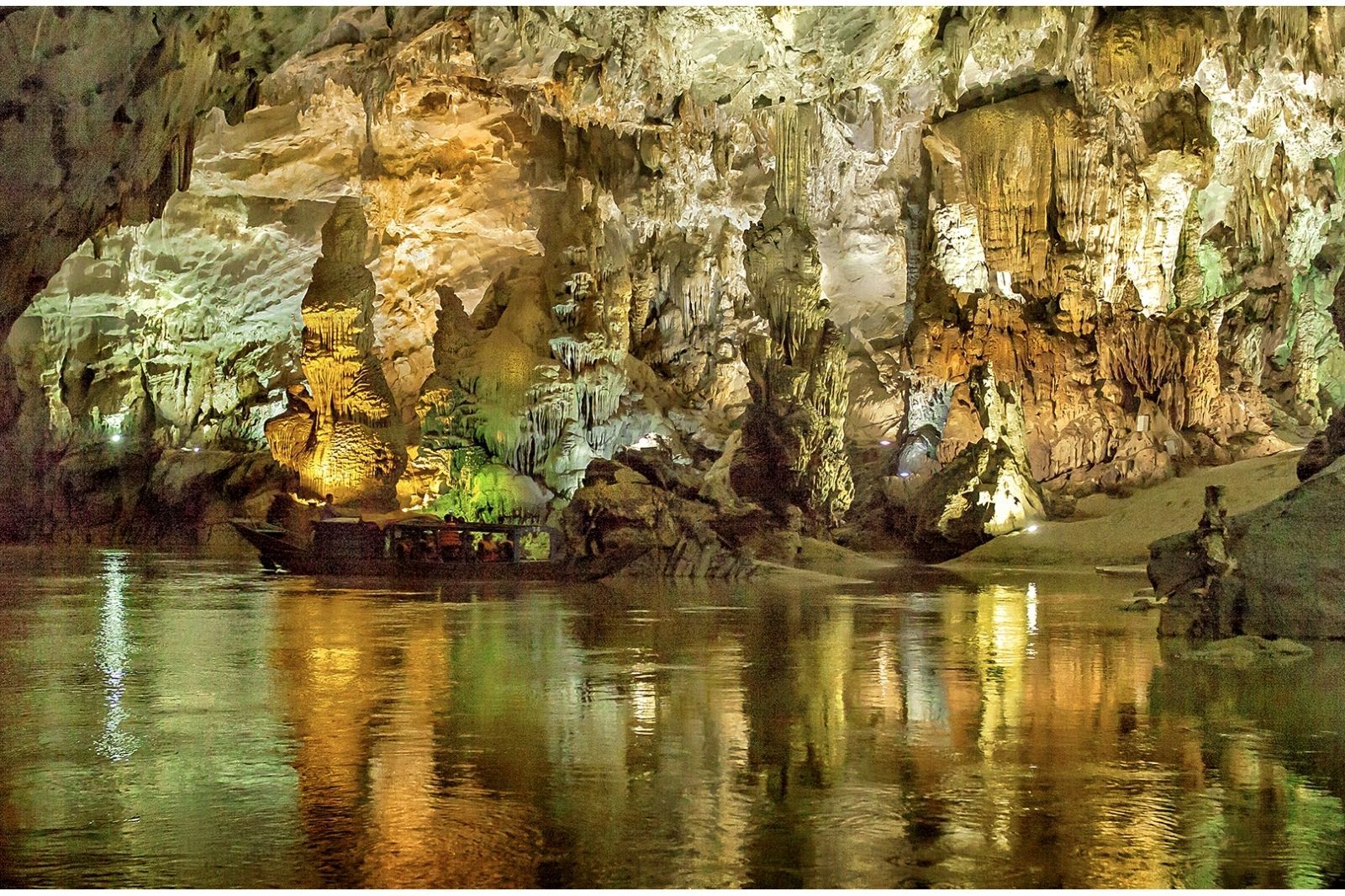 Tour Động Phong Nha