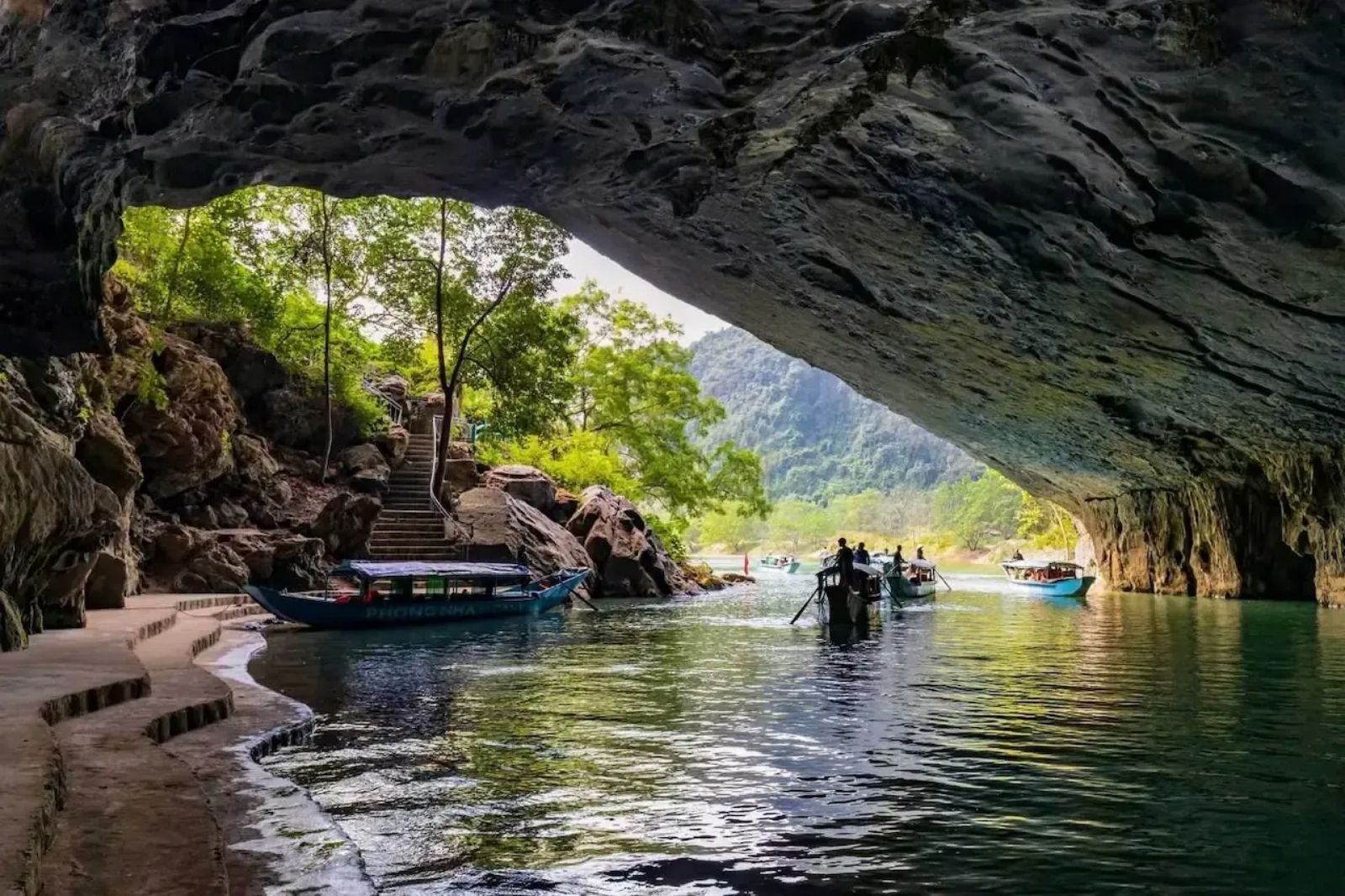 Tour động Phong Nha - DMZ 1.4