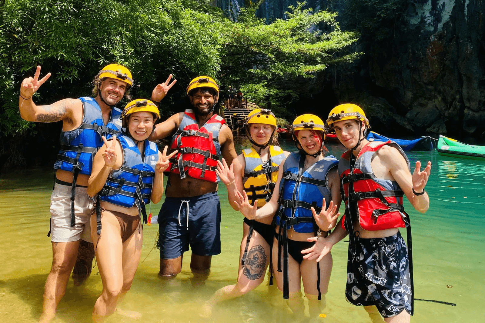 Tour ghép là lựa chọn lý tưởng cho những ai muốn tiết kiệm chi phí 