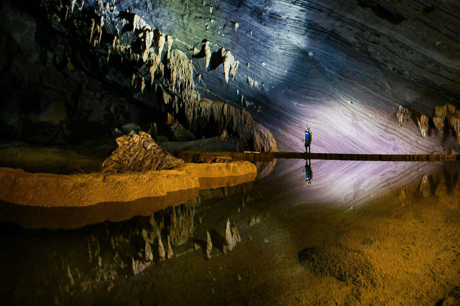 Tour Hang Rục Mòn 