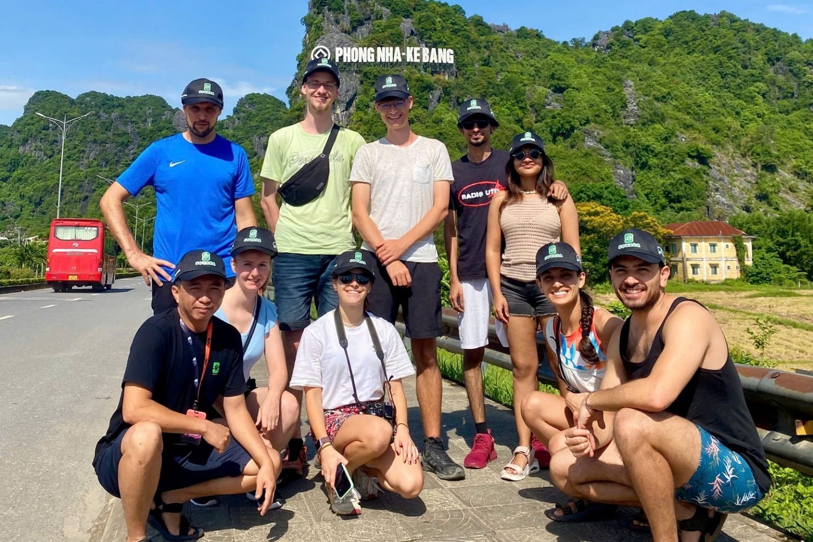 Tour khám phá Động Phong Nha của du khách quốc tế cùng Sovaba Travel