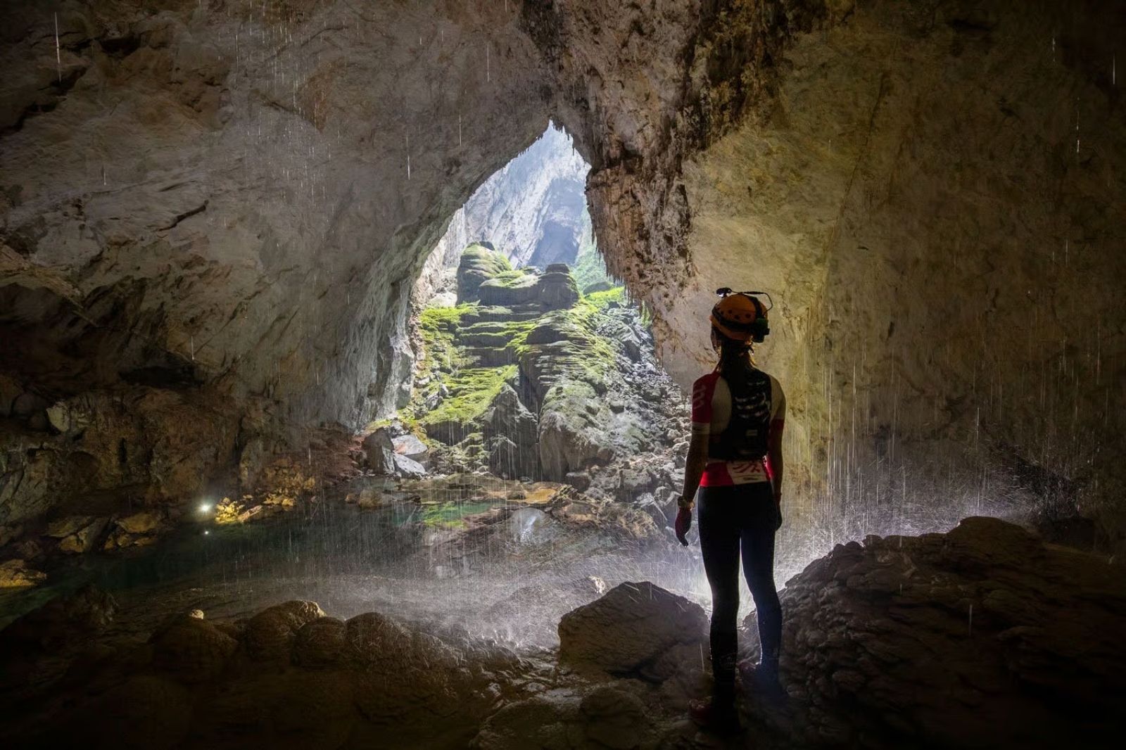 Tour khám phá hang Sơn Đoòng thường kéo dài 6N5Đ 