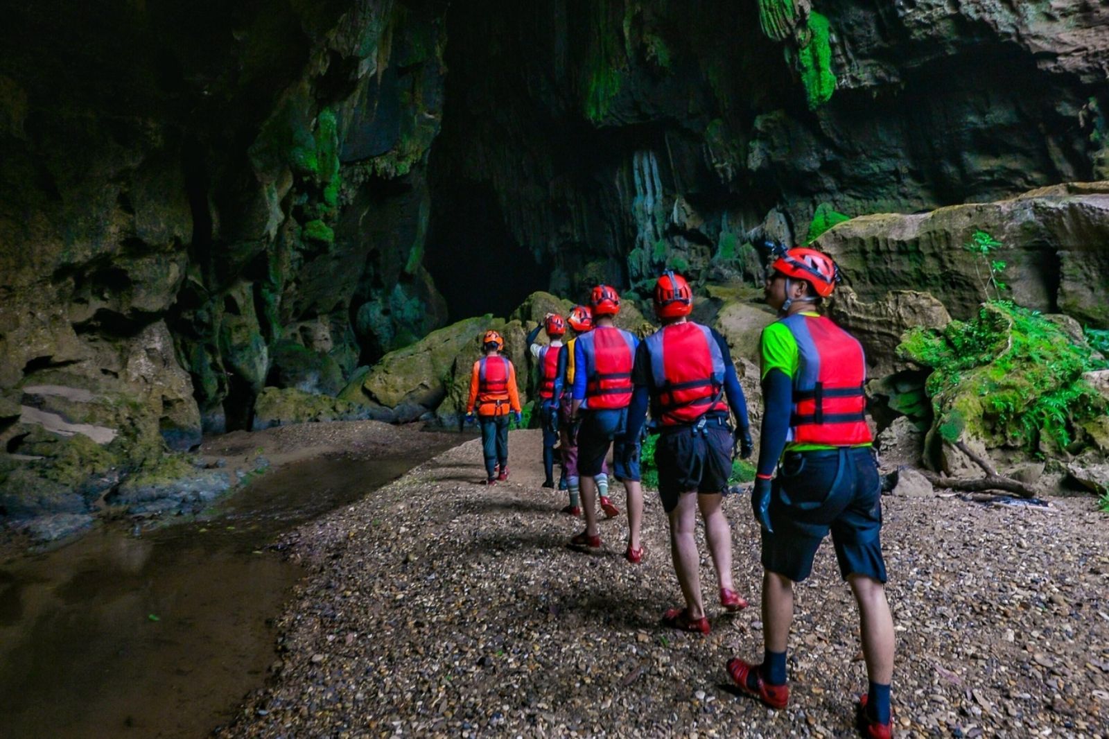Tour trekking thung lũng Sinh Tồn 