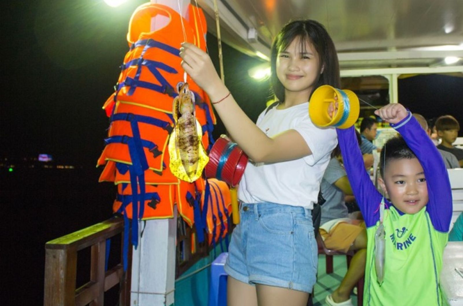 Trải nghiệm câu mực đêm phù hợp cho cả gia đình