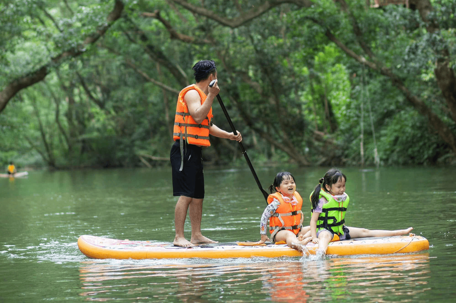 Trải nghiệm chèo SUP ở sông Ozo 