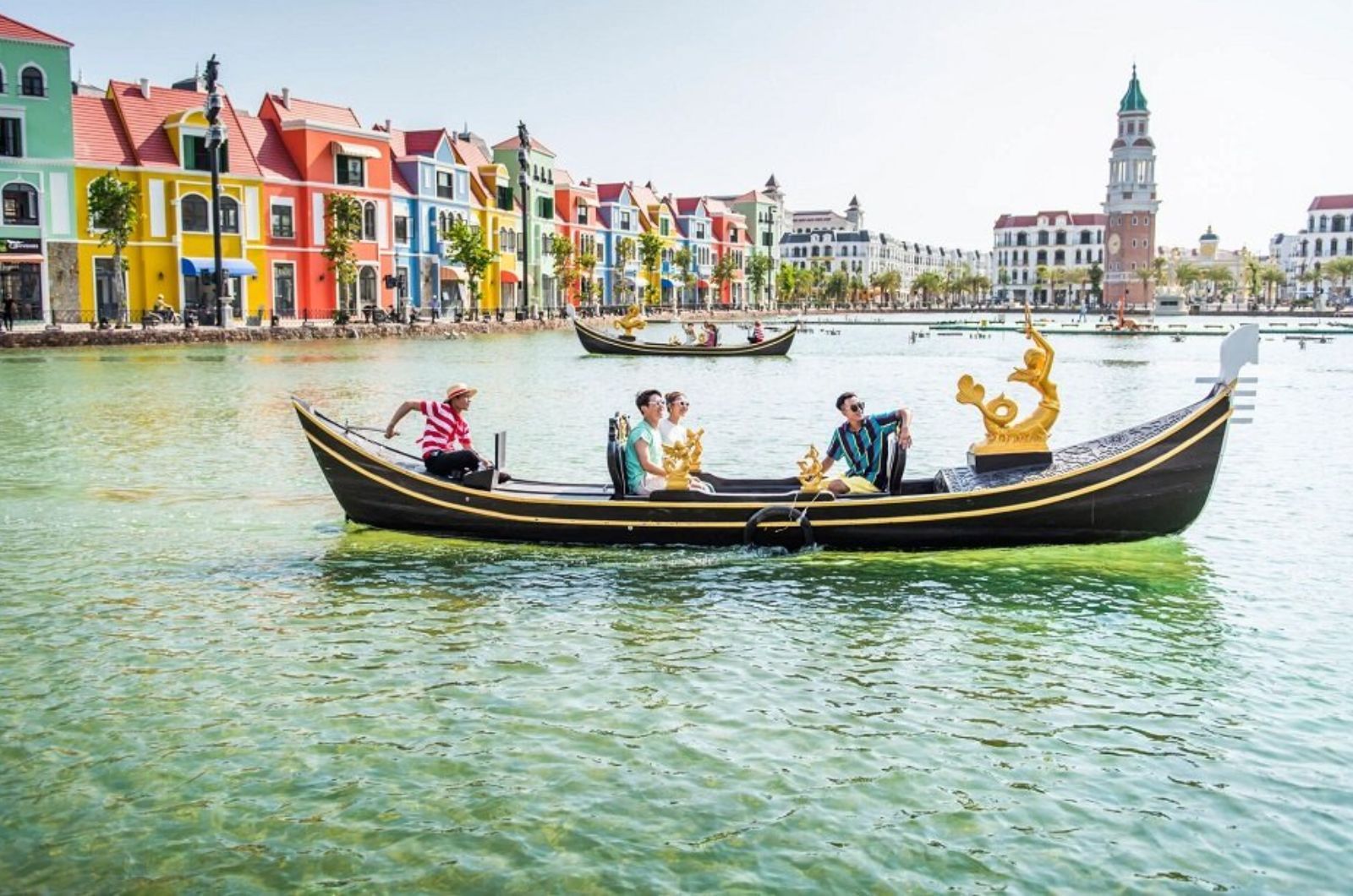 Trải nghiệm đi thuyền Gondola lãng mạn