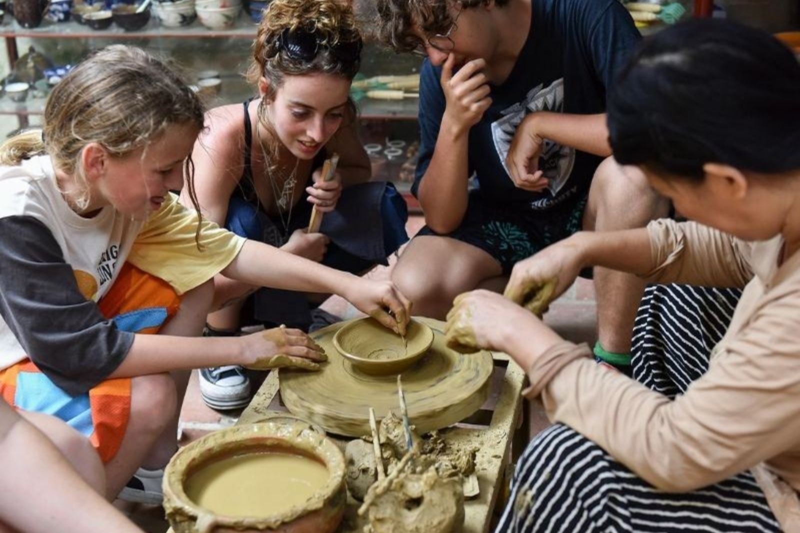 Trải nghiệm làm gốm ở làng gốm Thanh Hà 