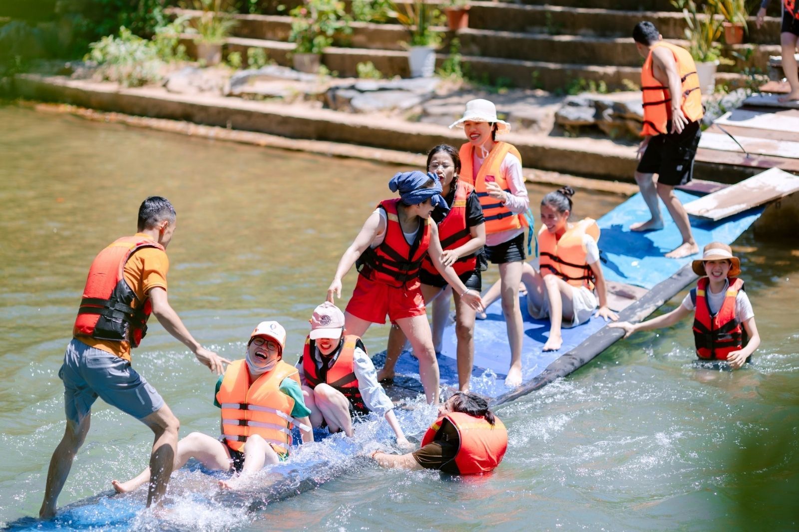 Trải nghiệm những trò chơi vui nhộn giữa thiên nhiên 