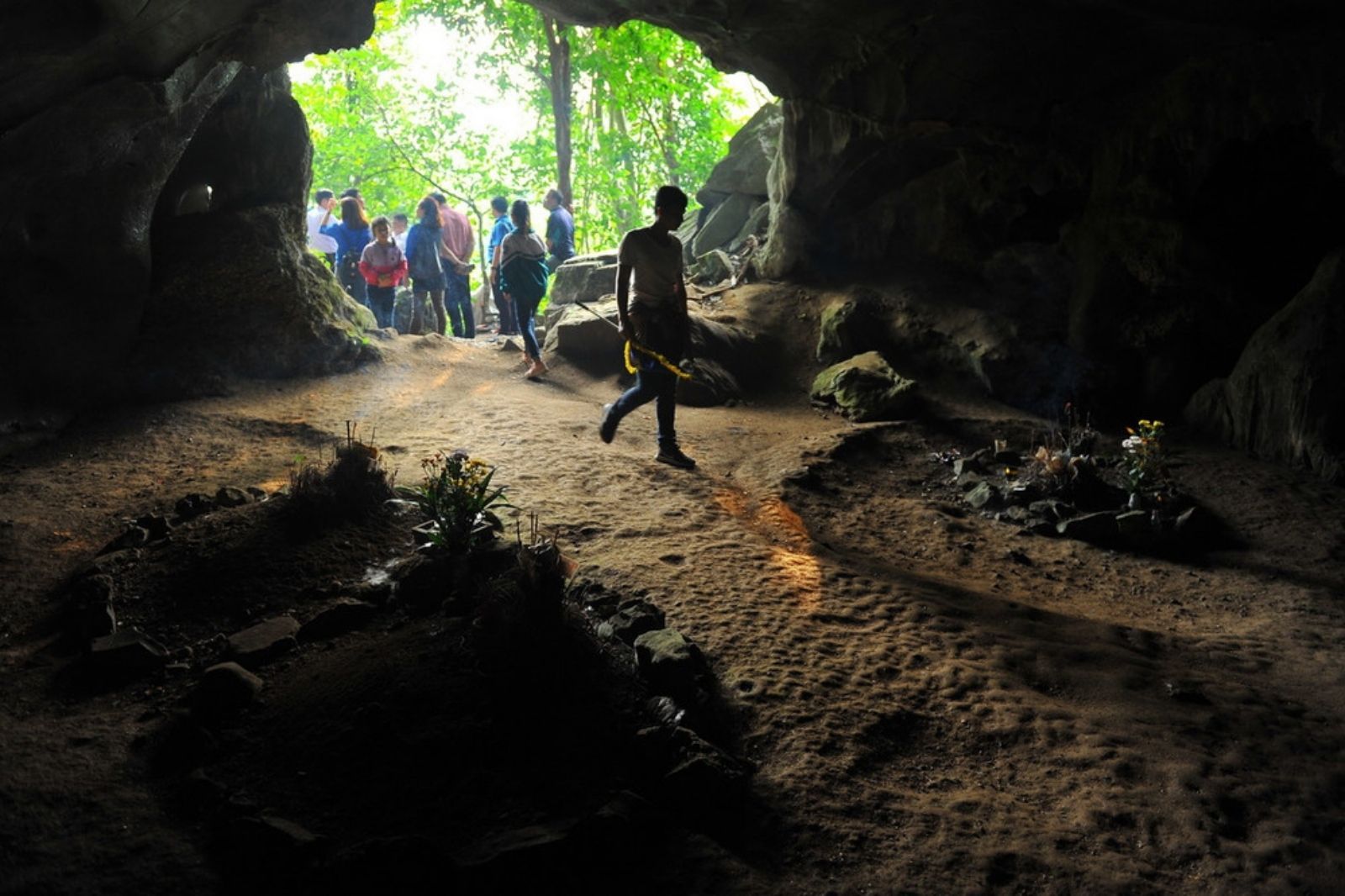 Trải nghiệm tham quan động Người Xưa 