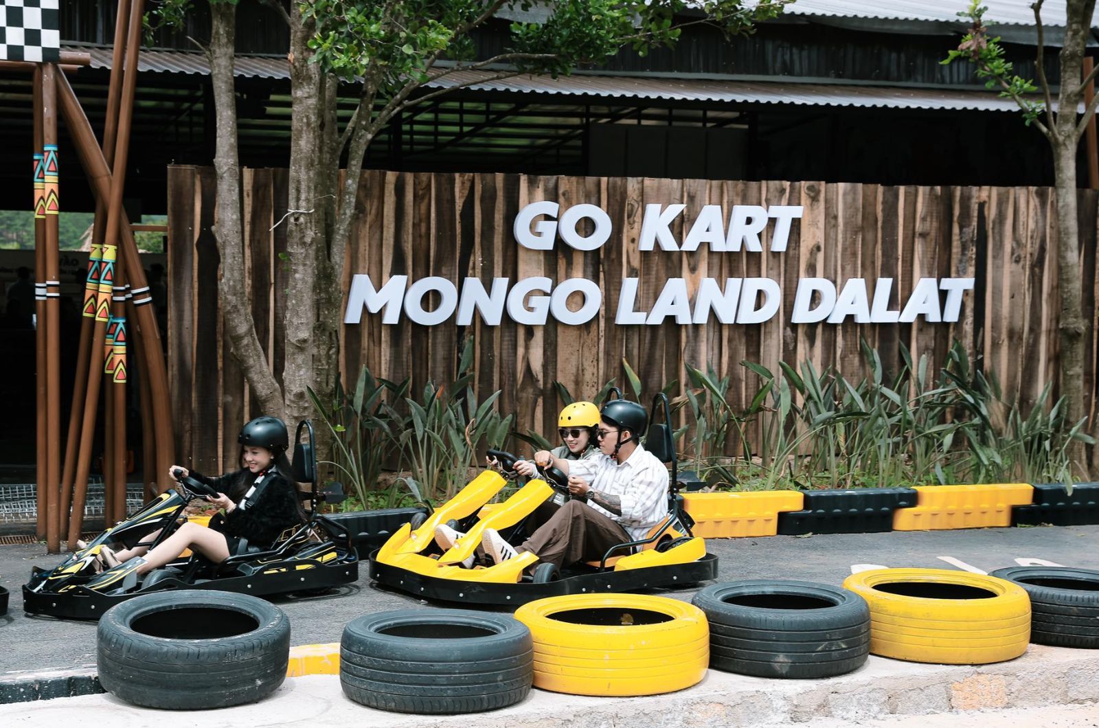Trải nghiệm trò chơi Go-karst 