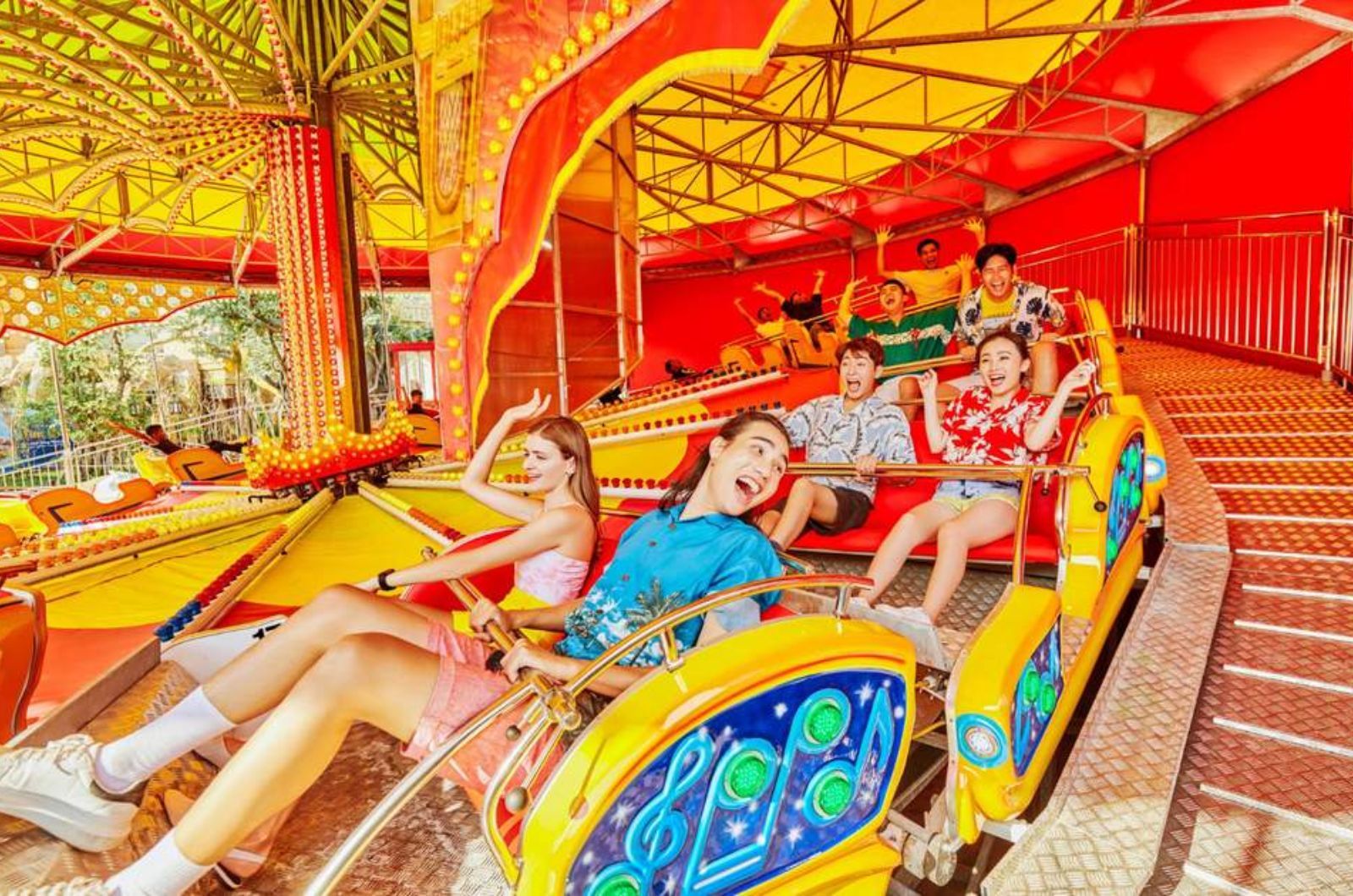 Trải nghiệm vui chơi với các trò chơi ở VinWonders Phú Quốc 