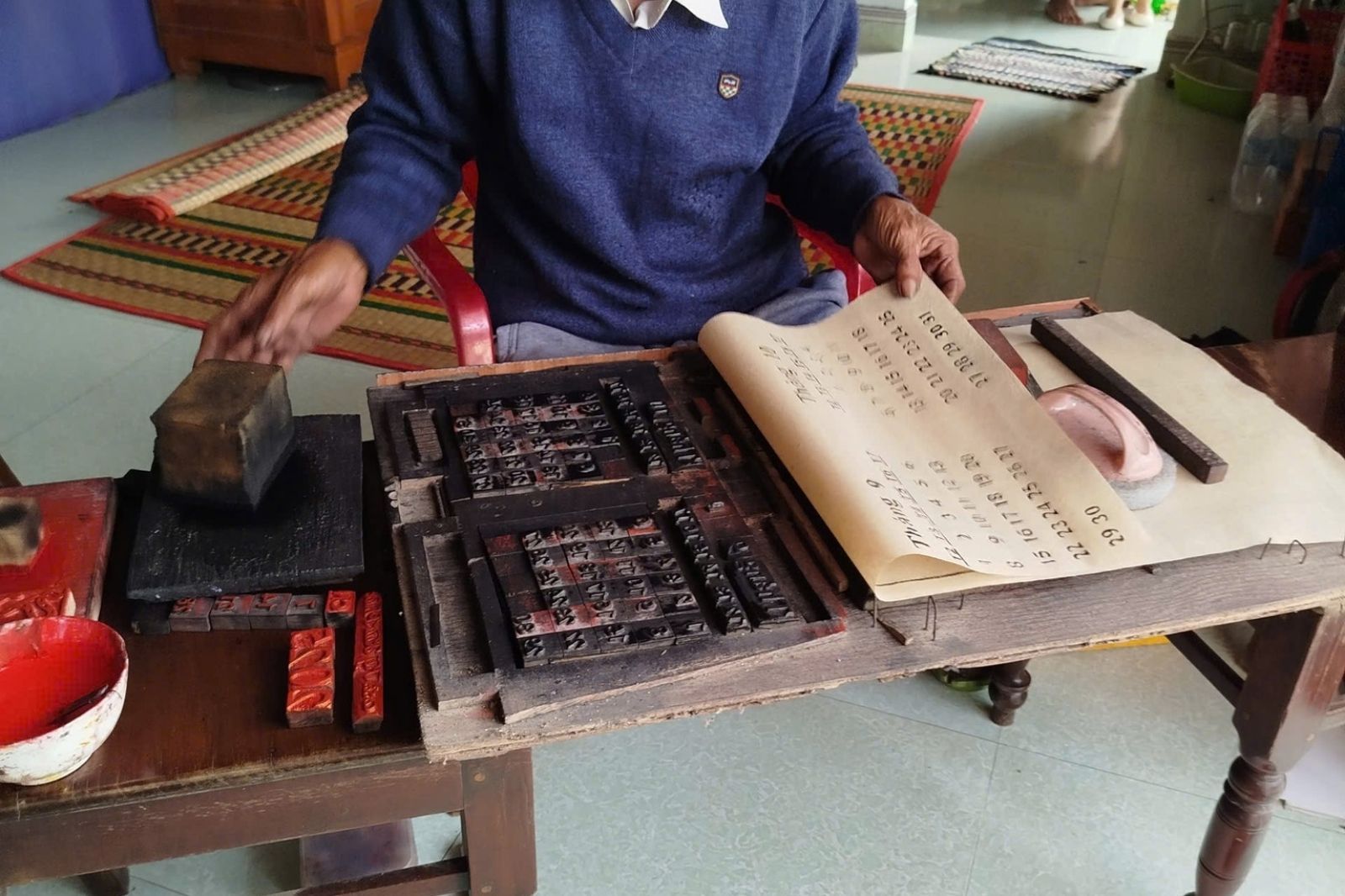 Tranh không chỉ là nét đẹp văn hóa mà còn là cầu nối tâm linh