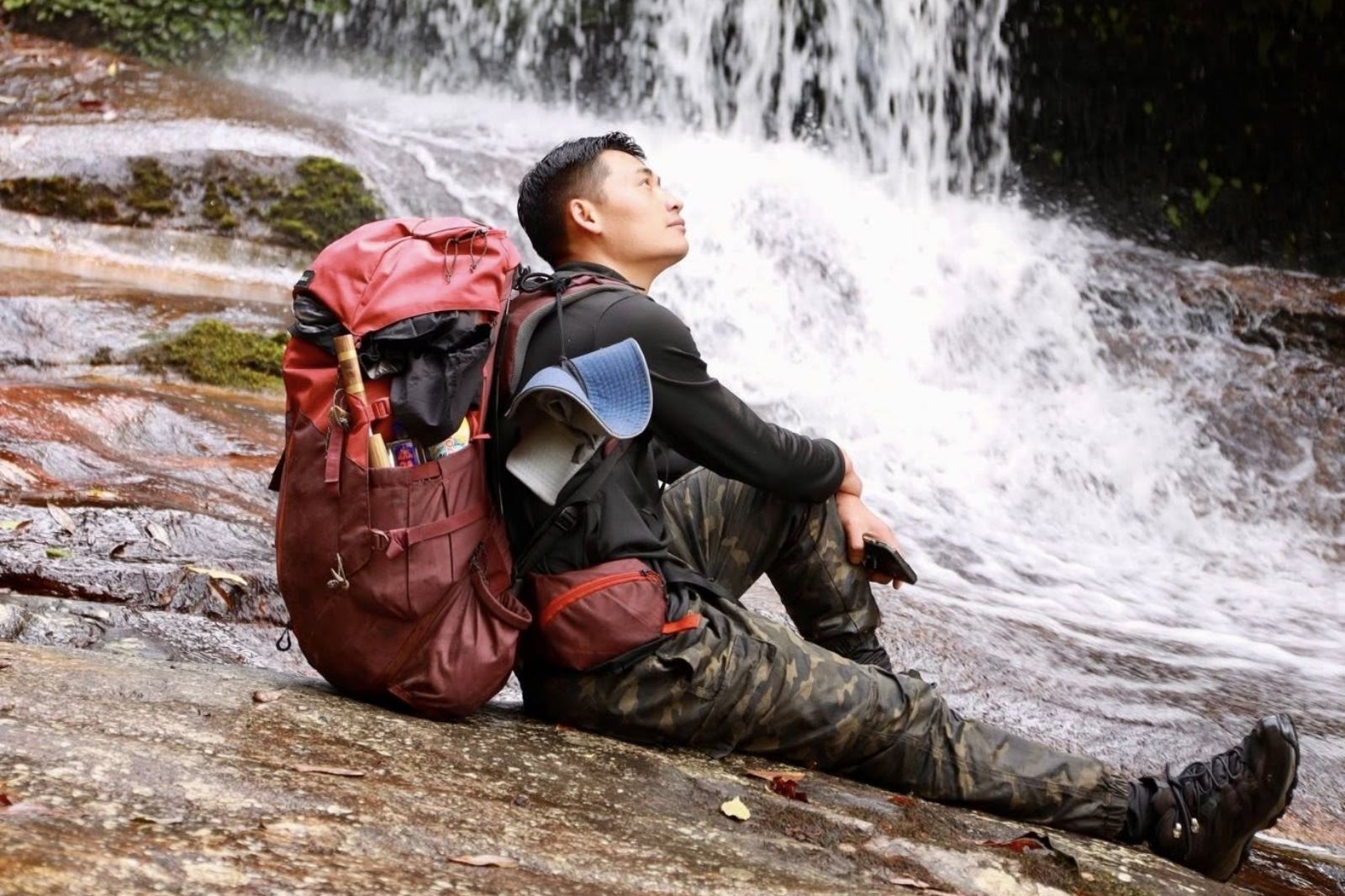 Trekking cùng hướng dẫn viên sẽ đảm bảo an toàn hơn