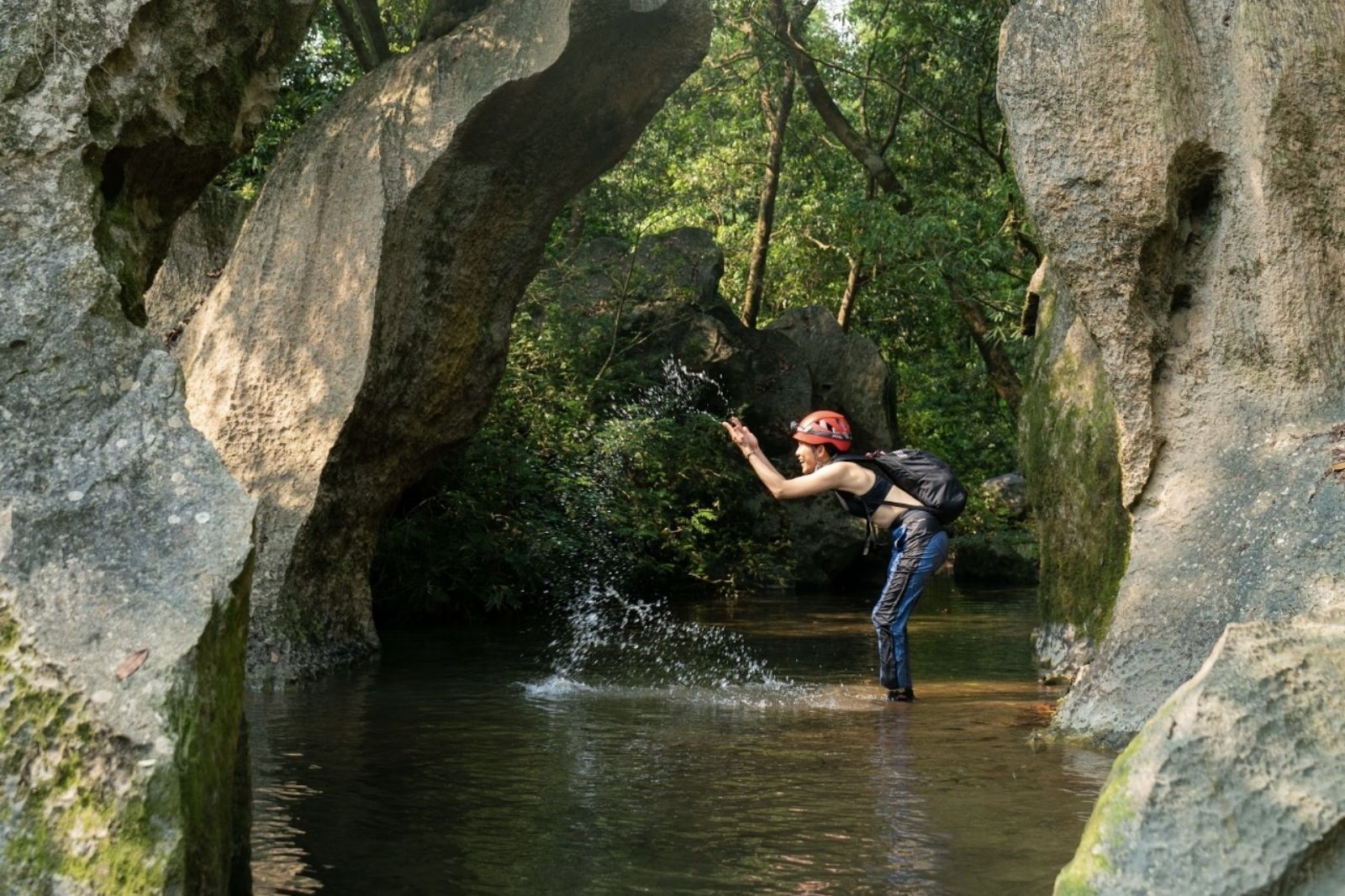Trekking thung lũng Sinh Tồn