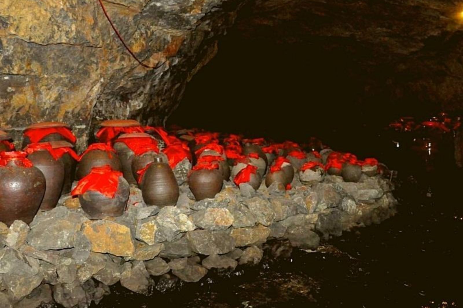 Hang Nấu Rượu gắn với câu chuyện nấu rượu tiến Vua