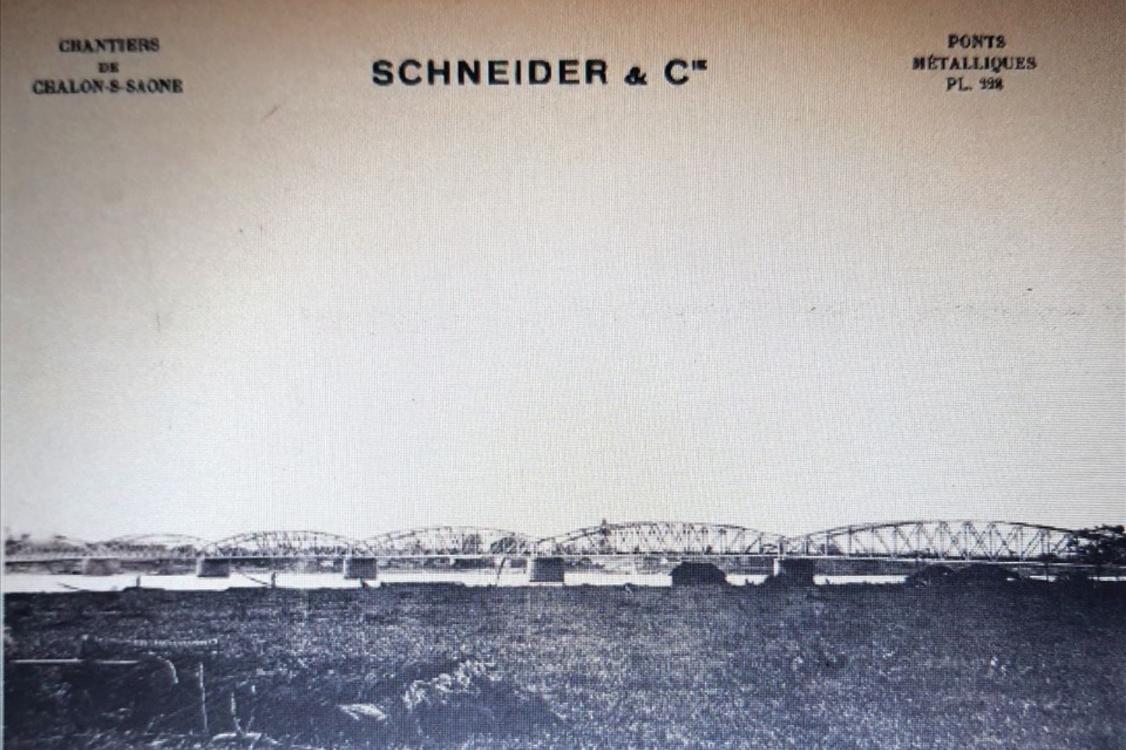 Tư liệu cầu Tràng Tiền được thi công vào cuối thế kỉ 19 