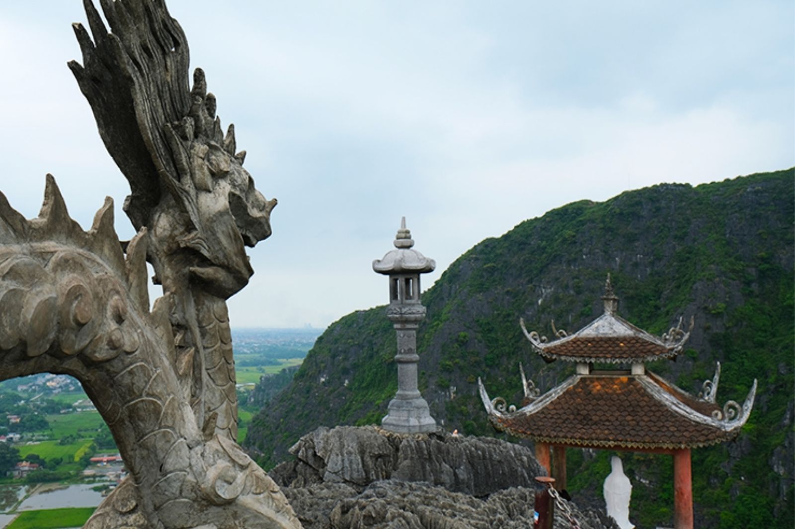 Từ tháng 12 đến tháng 2 thời tiết khá se lạnh 