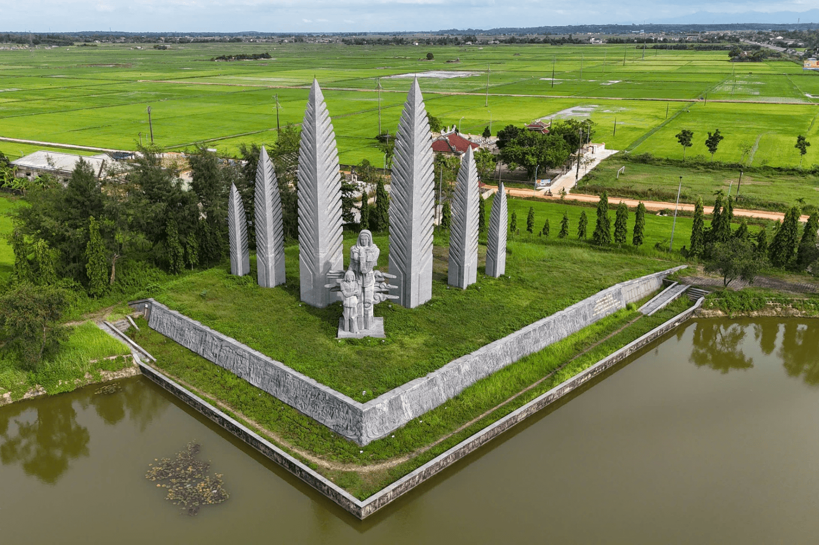 Tượng đài khát vọng thống nhất 