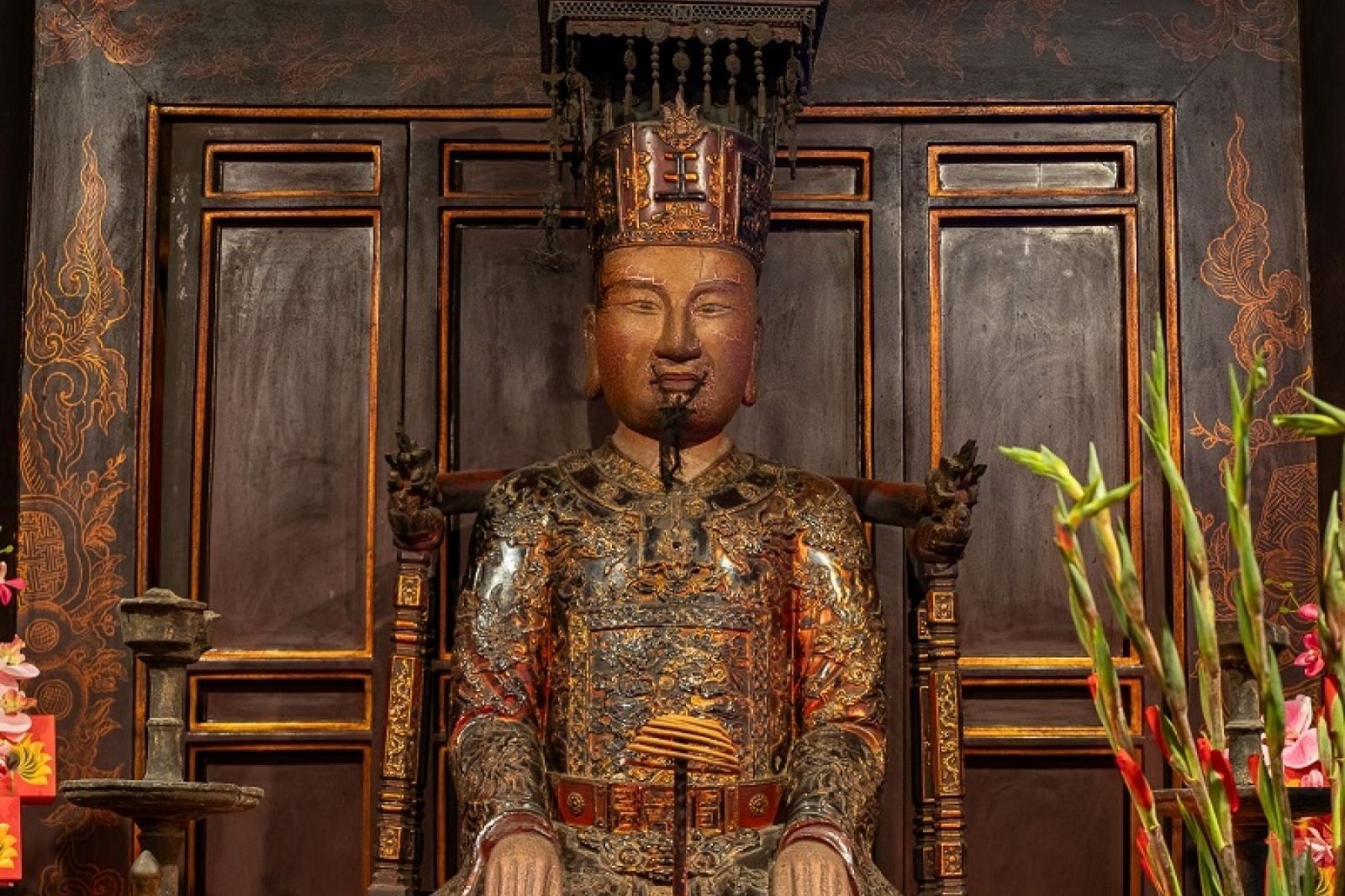 Tượng vua Lê Đại Hành