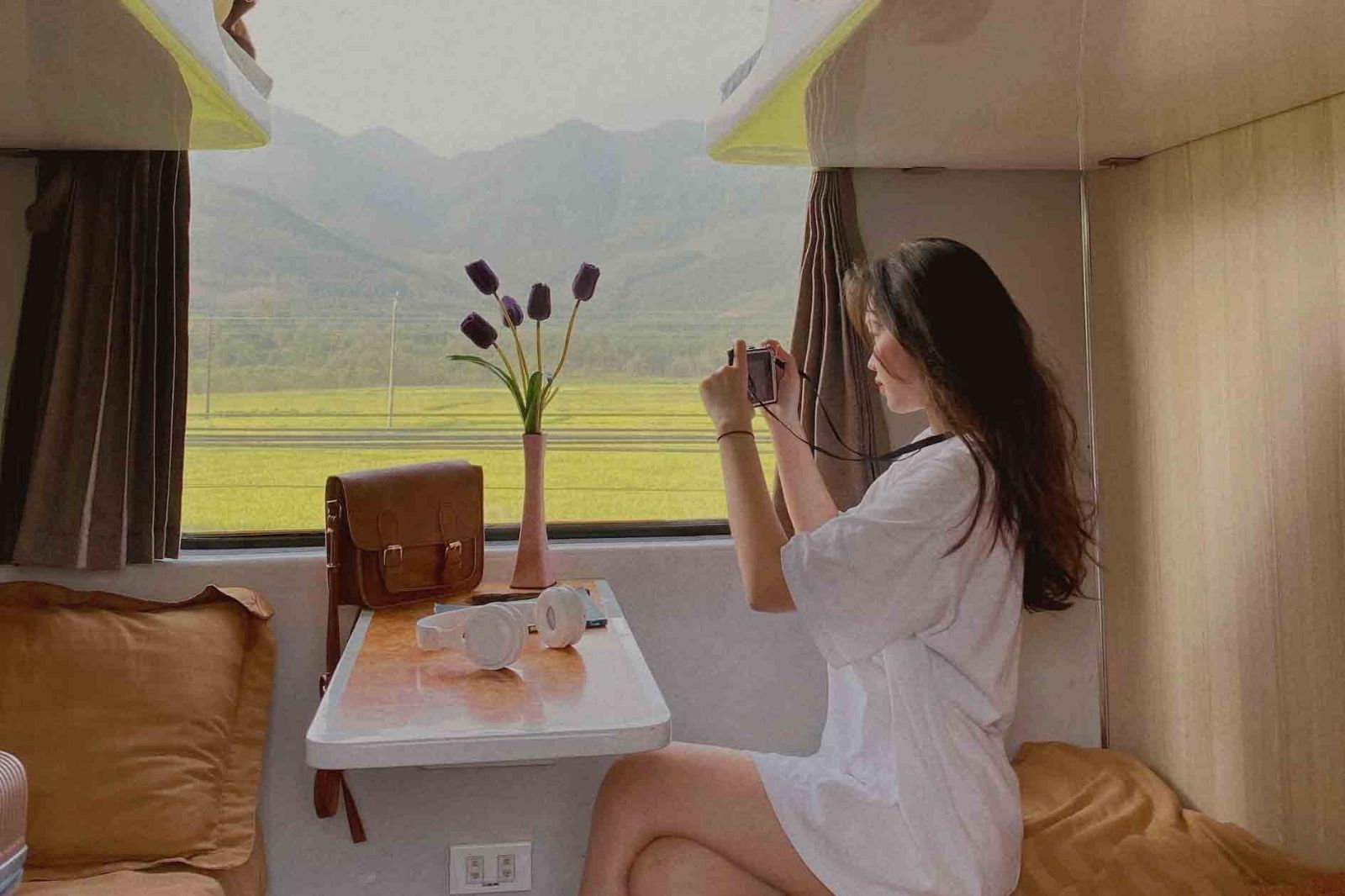 Tuyến đường sắt qua Huế nổi bật với nhiều cảnh đẹp 