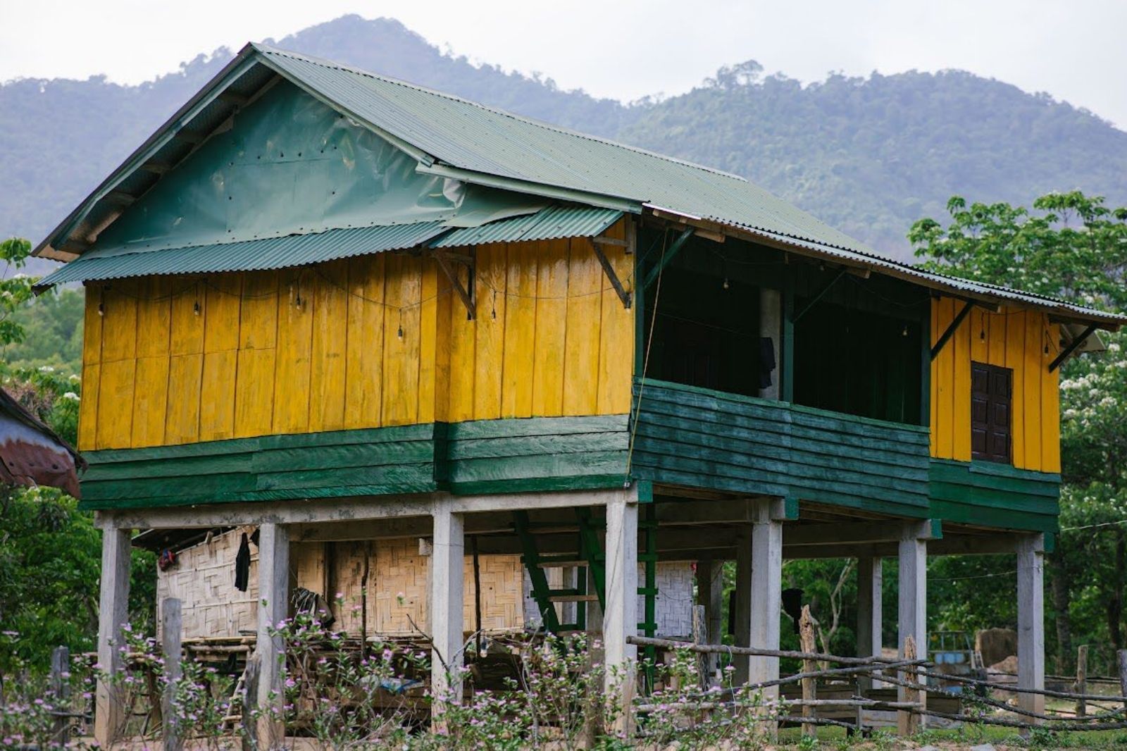 Văn hóa nhà sàn của người đồng bào
