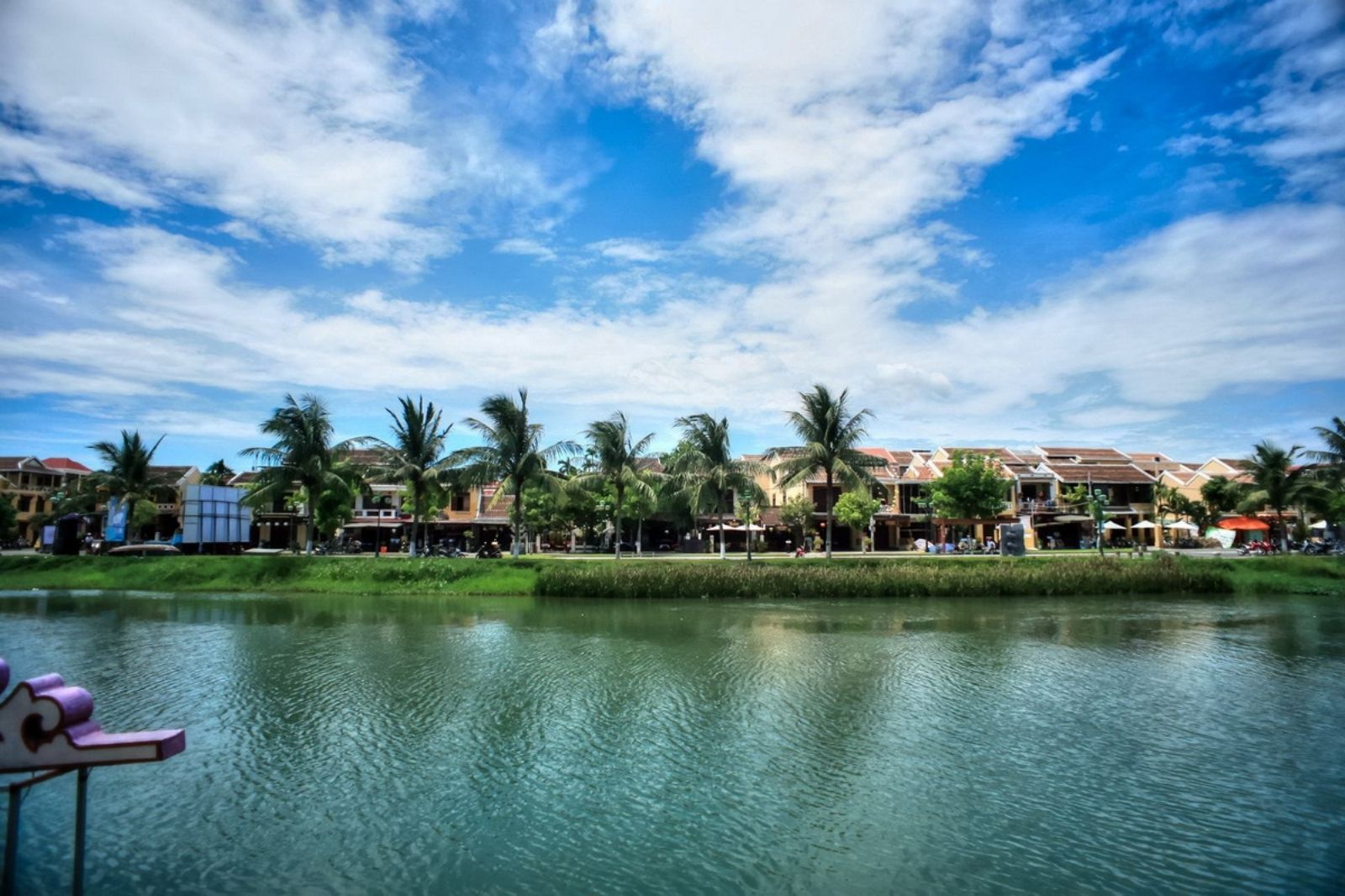 Vẻ đẹp bên dòng sông Thu Bồn  