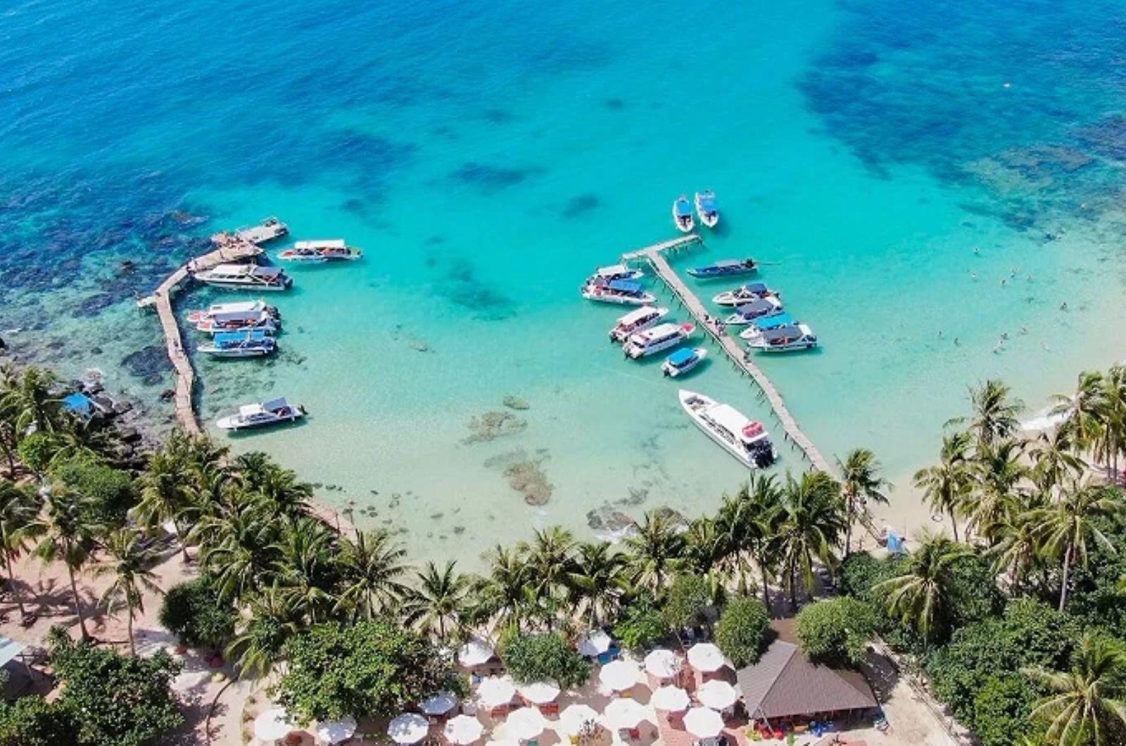 Vẻ đẹp của Hòn Mây Rút từ trên cao 