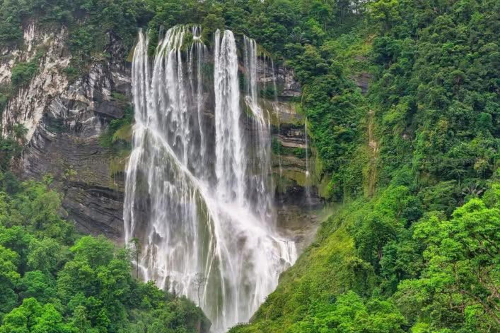 Vẻ đẹp độc đáo sau mưa