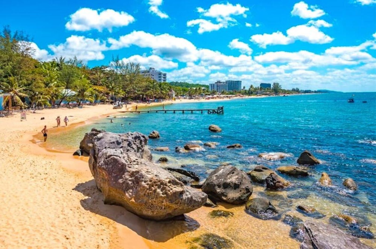 Vẻ đẹp tự nhiên của bãi Trường